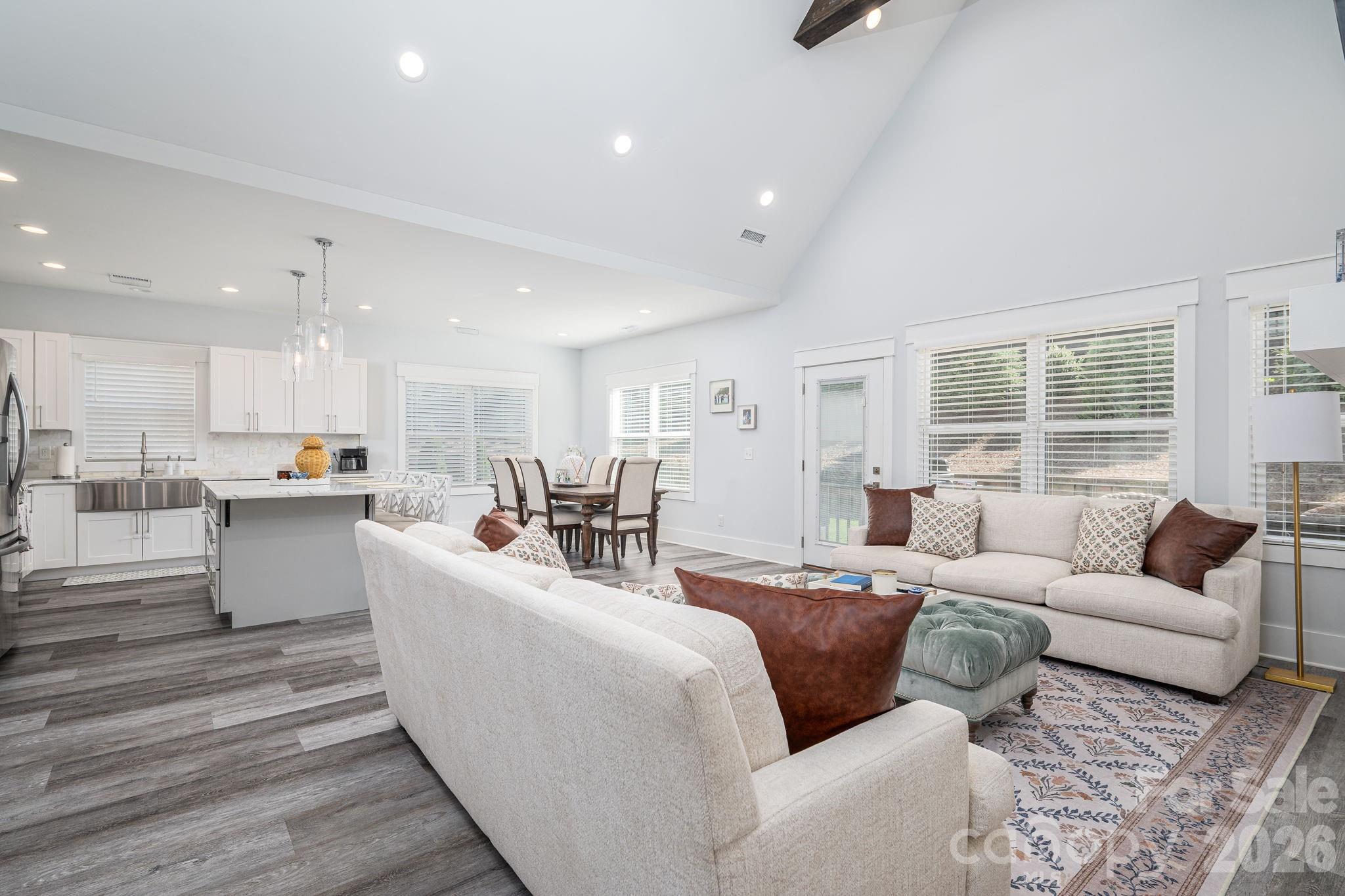 4282 Holly Circle Property Photo 8