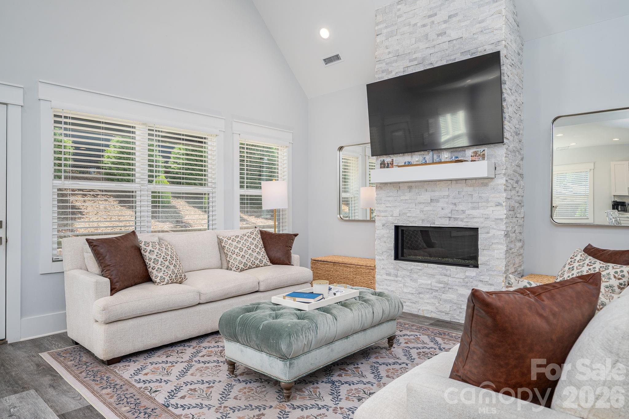 4282 Holly Circle Property Photo 9