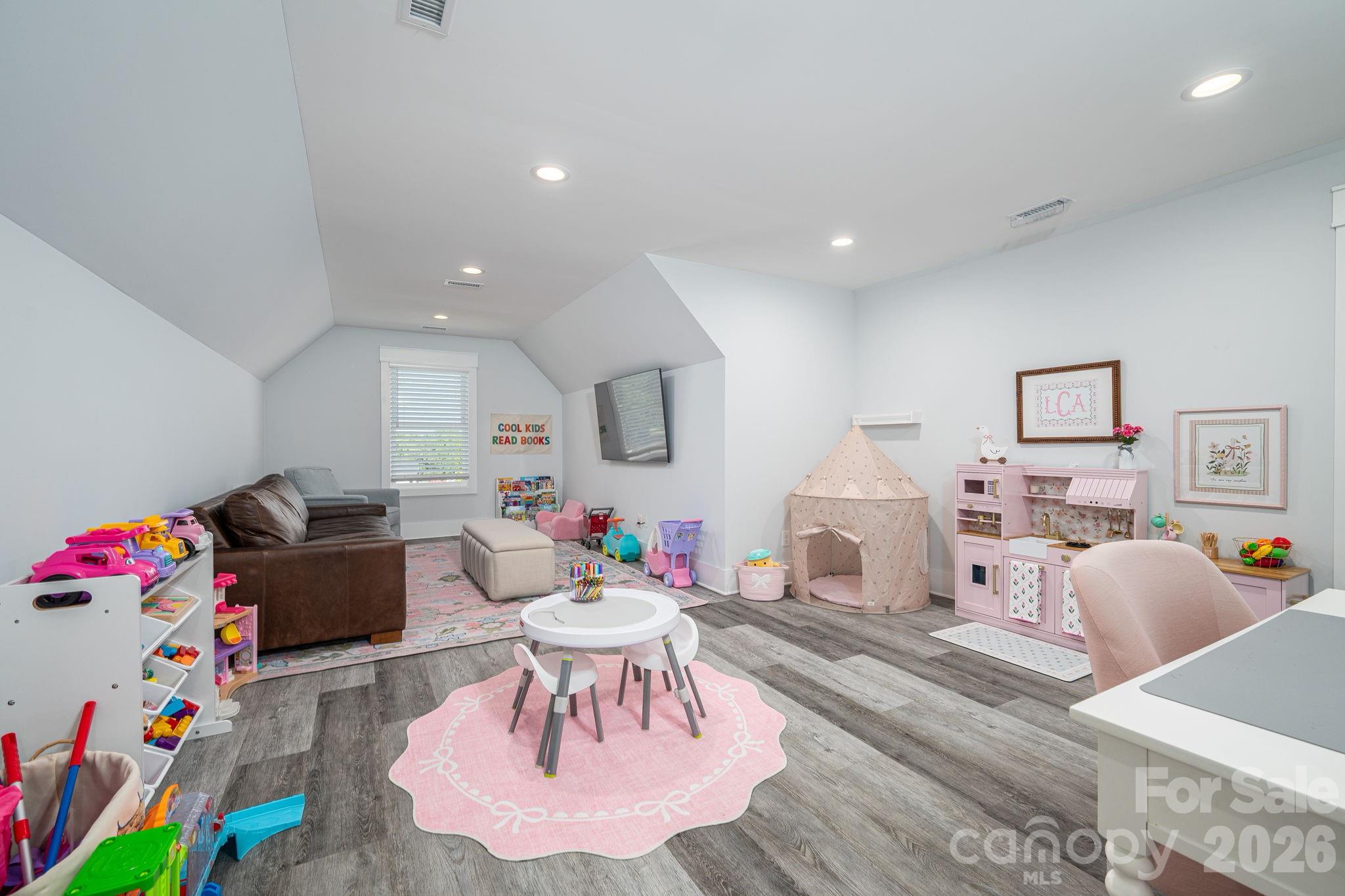 4282 Holly Circle Property Photo 28