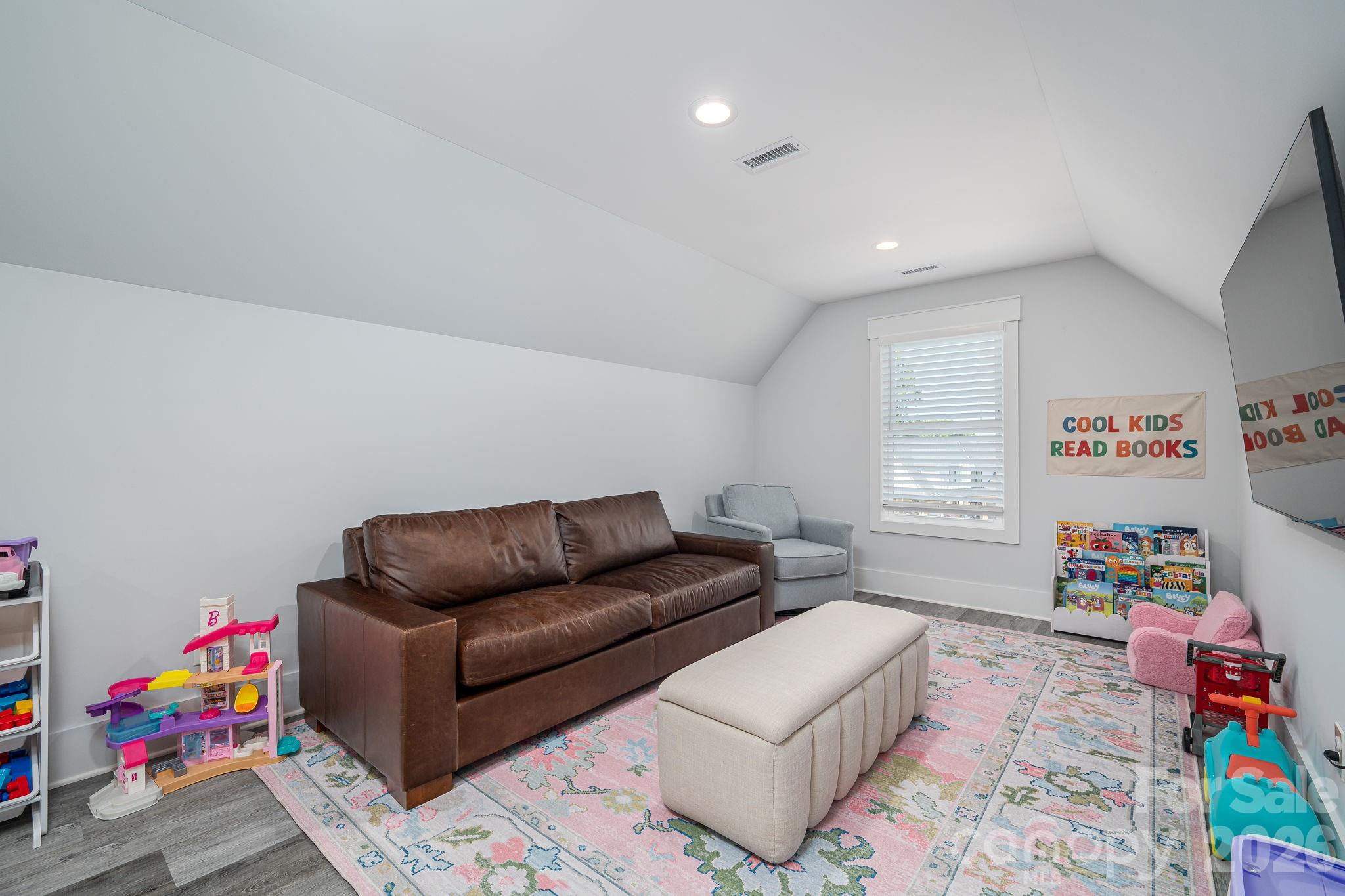 4282 Holly Circle Property Photo 28