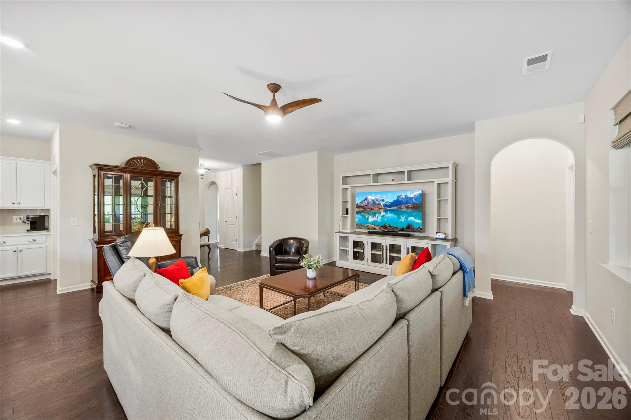 136 Picasso Trail Property Photo 8
