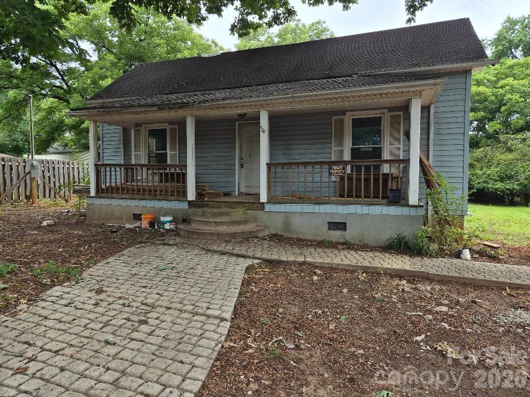 728 Spring Street Property Photo 1