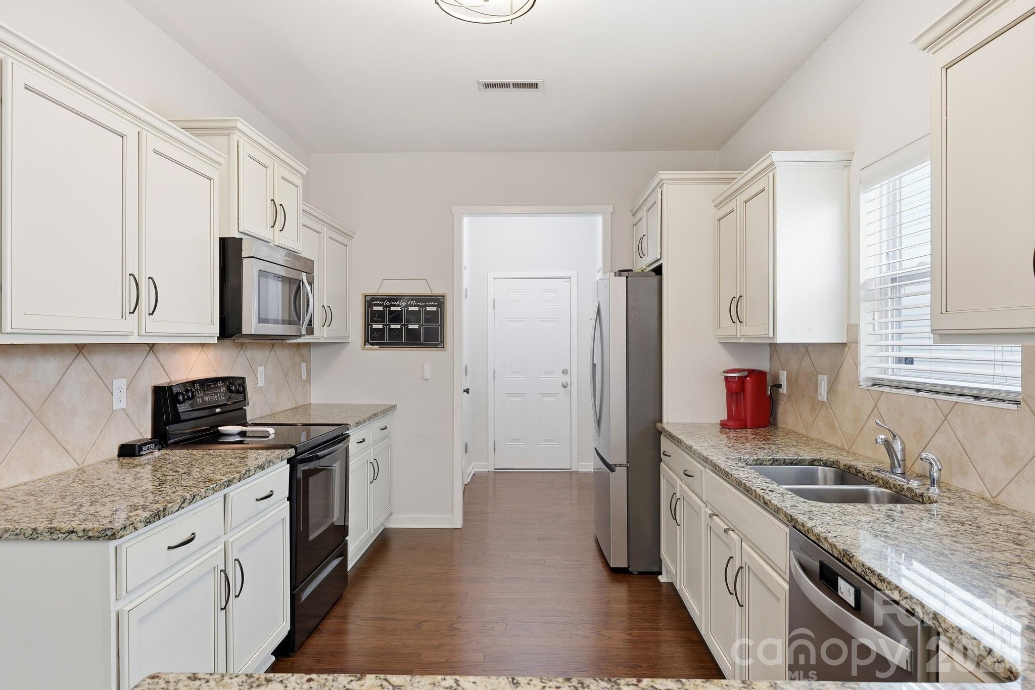 8411 Washoe Pine Lane Property Photo 12