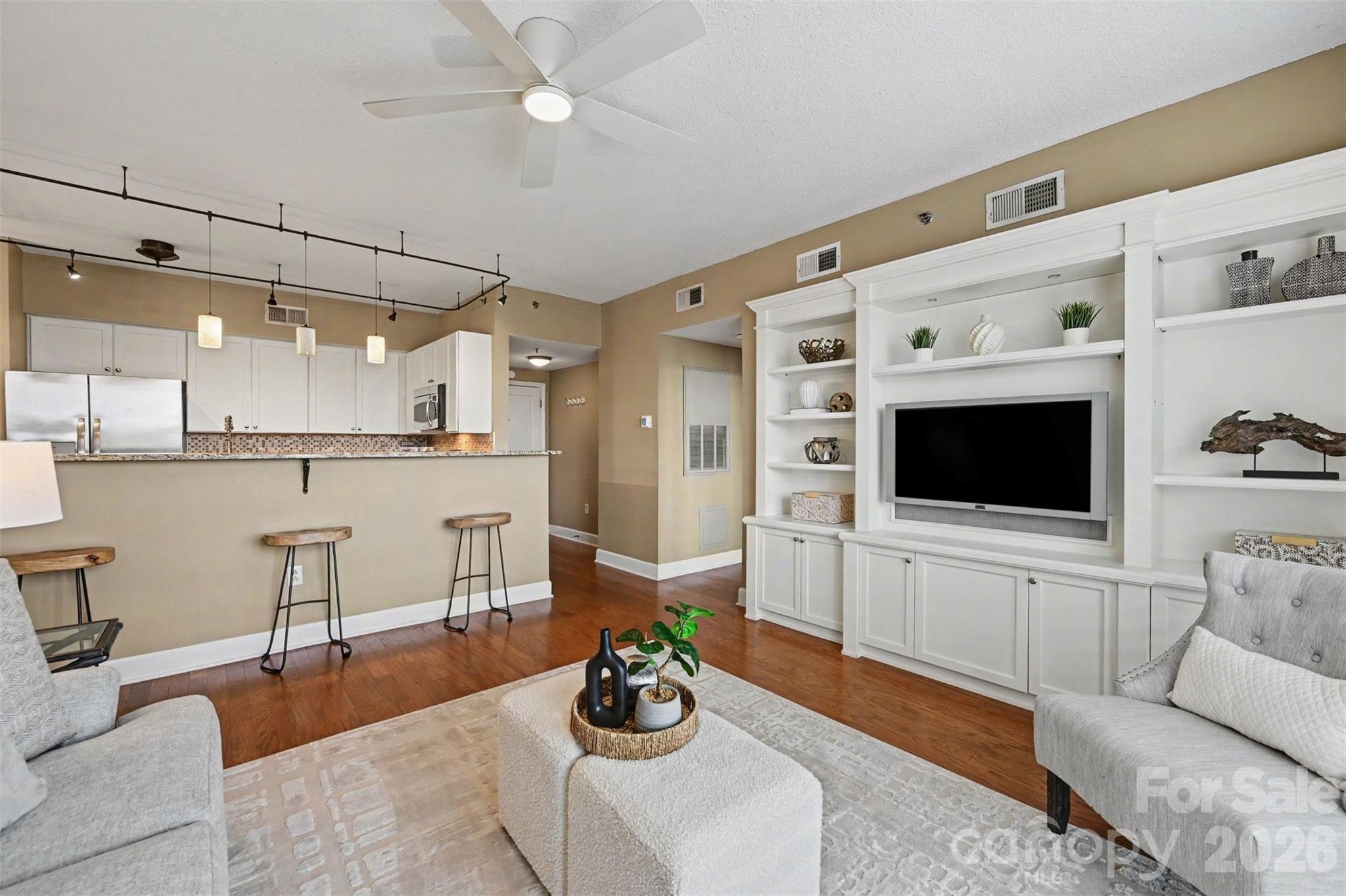 1315 East Boulevard 720 Property Photo 5