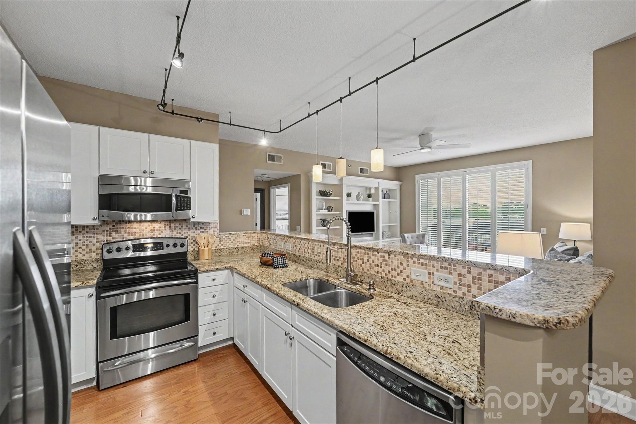 1315 East Boulevard 720 Property Photo 6
