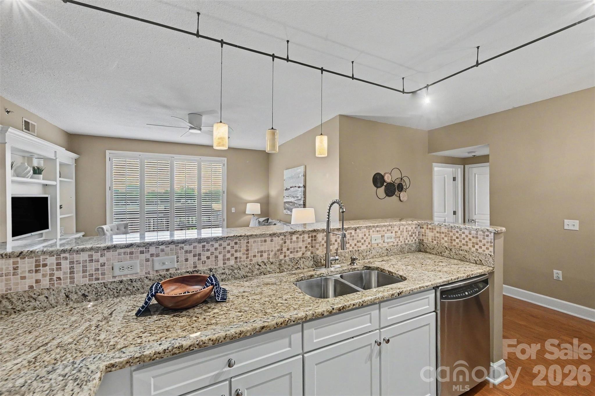 1315 East Boulevard 720 Property Photo 7