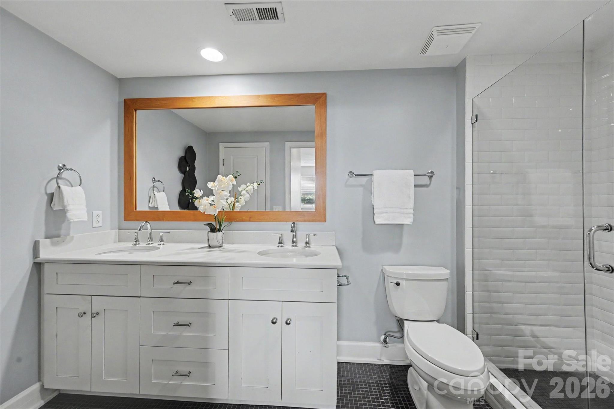 1315 East Boulevard 720 Property Photo 13