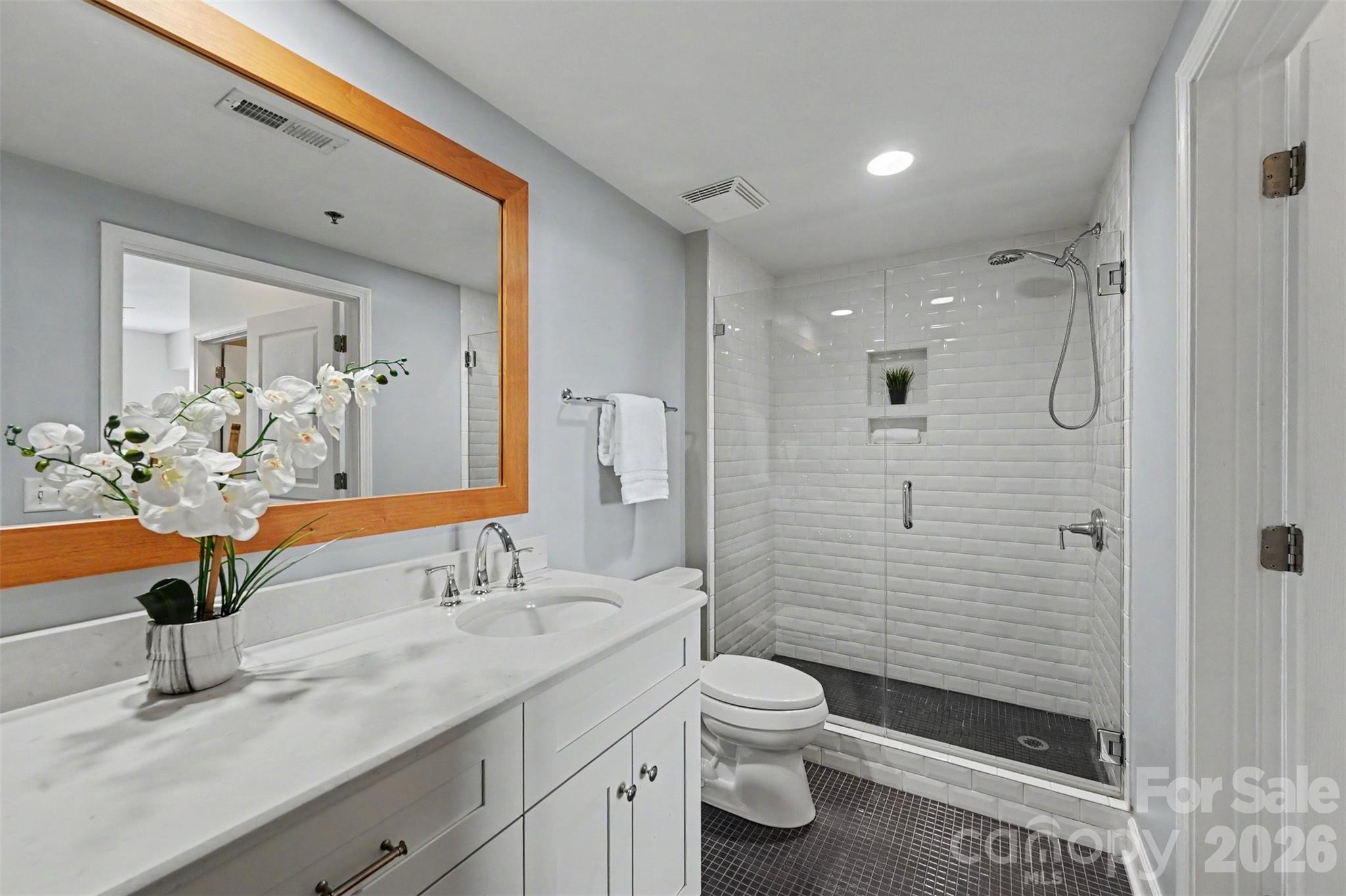 1315 East Boulevard 720 Property Photo 14