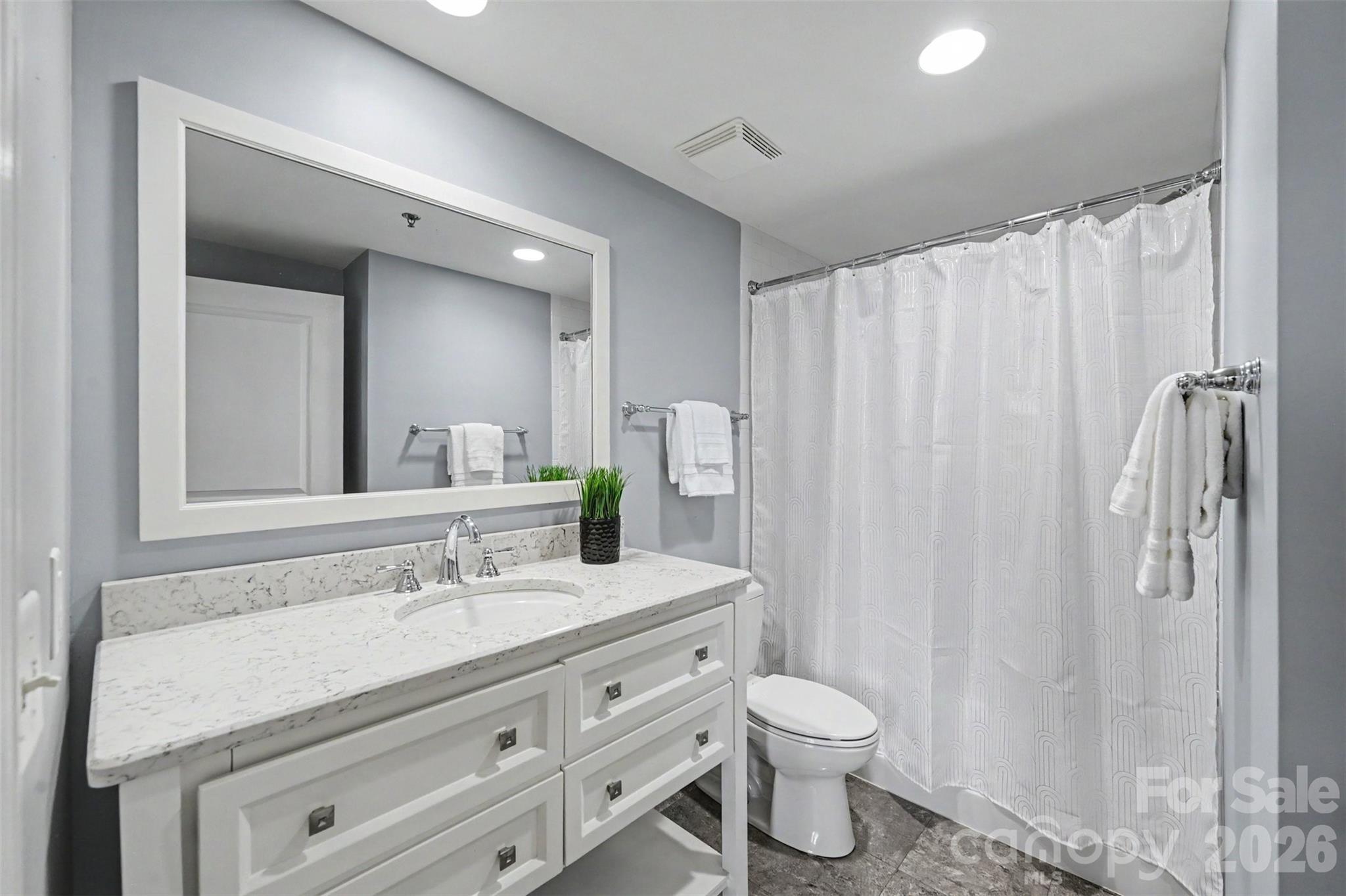 1315 East Boulevard 720 Property Photo 18