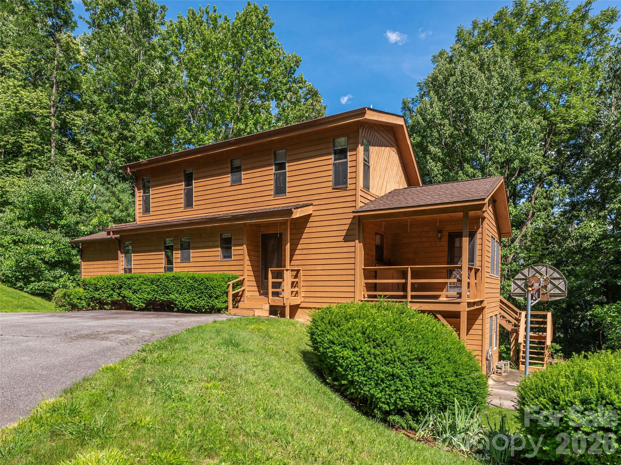 1575 Red Maple Drive