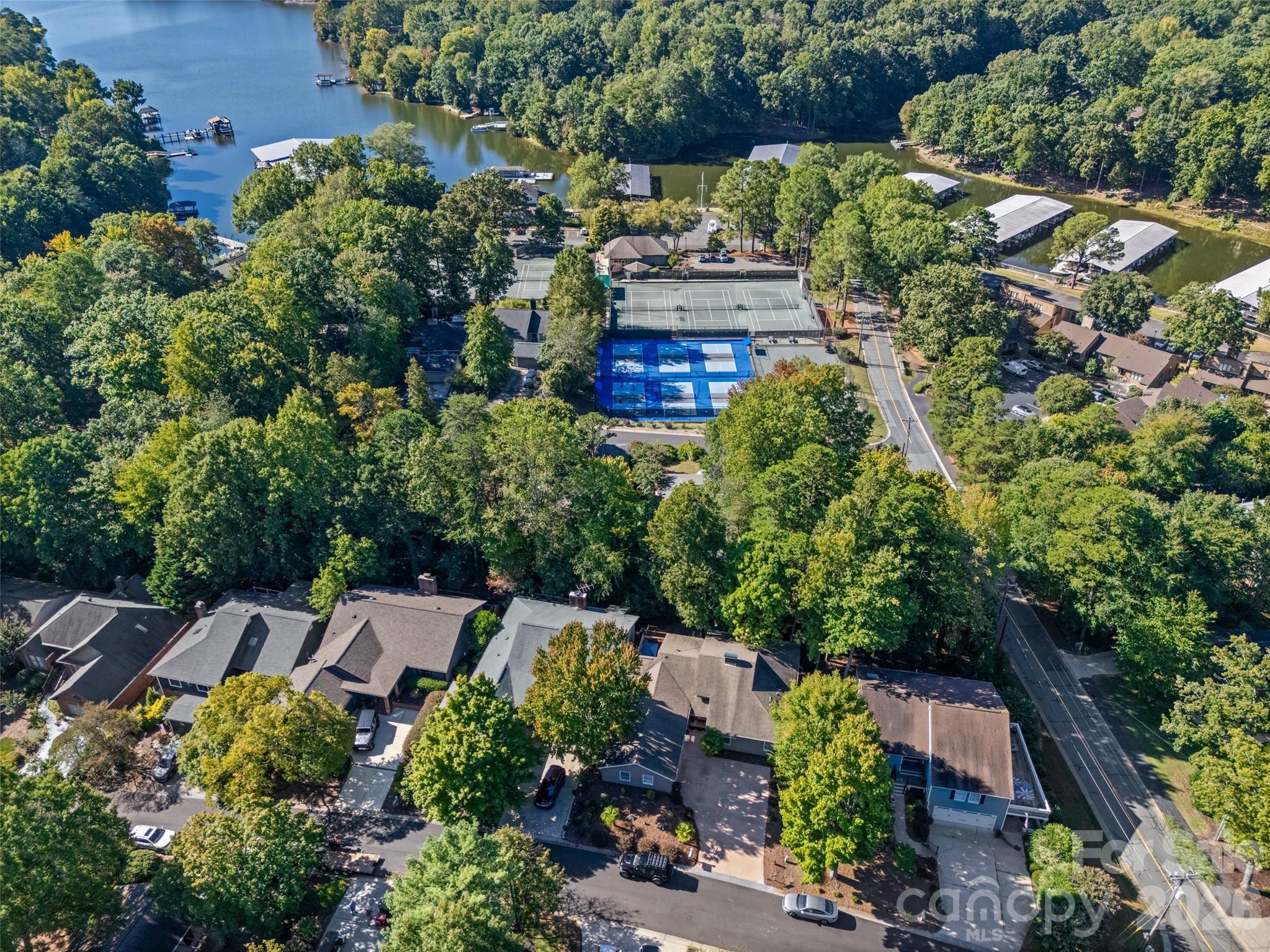 18 Shipmaster Court Property Photo 3