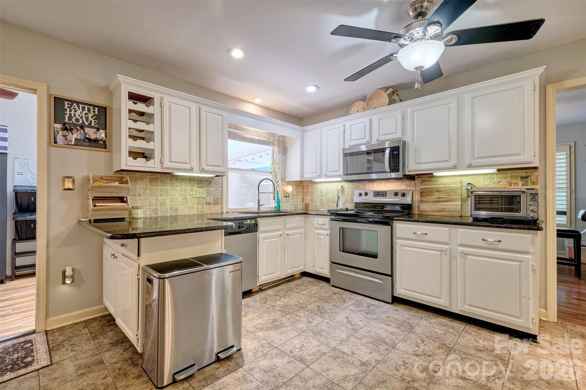 18 Shipmaster Court Property Photo 5