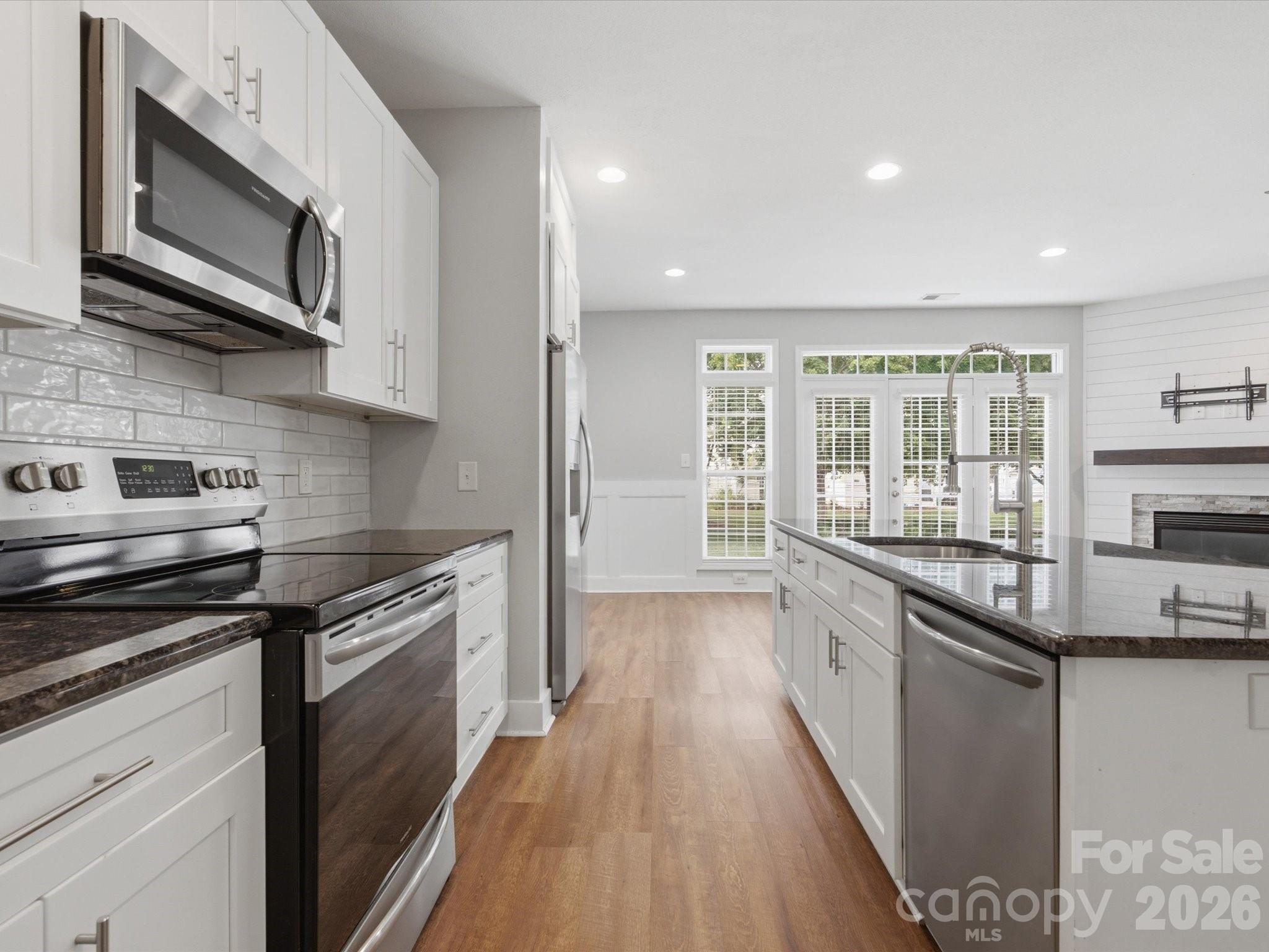 4011 Abbotsbury Drive Property Photo 8