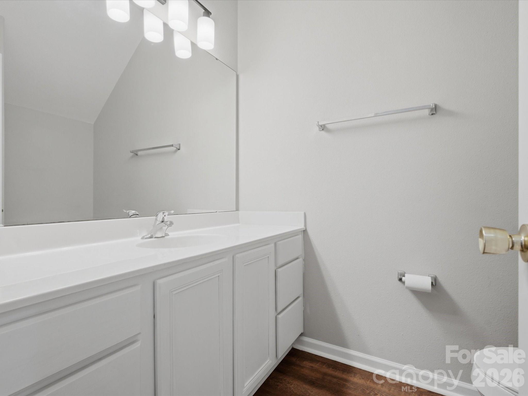 4011 Abbotsbury Drive Property Photo 9