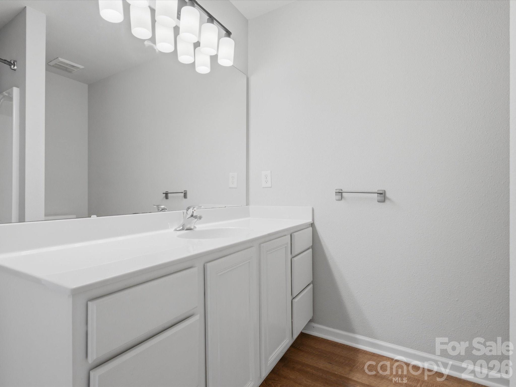 4011 Abbotsbury Drive Property Photo 14