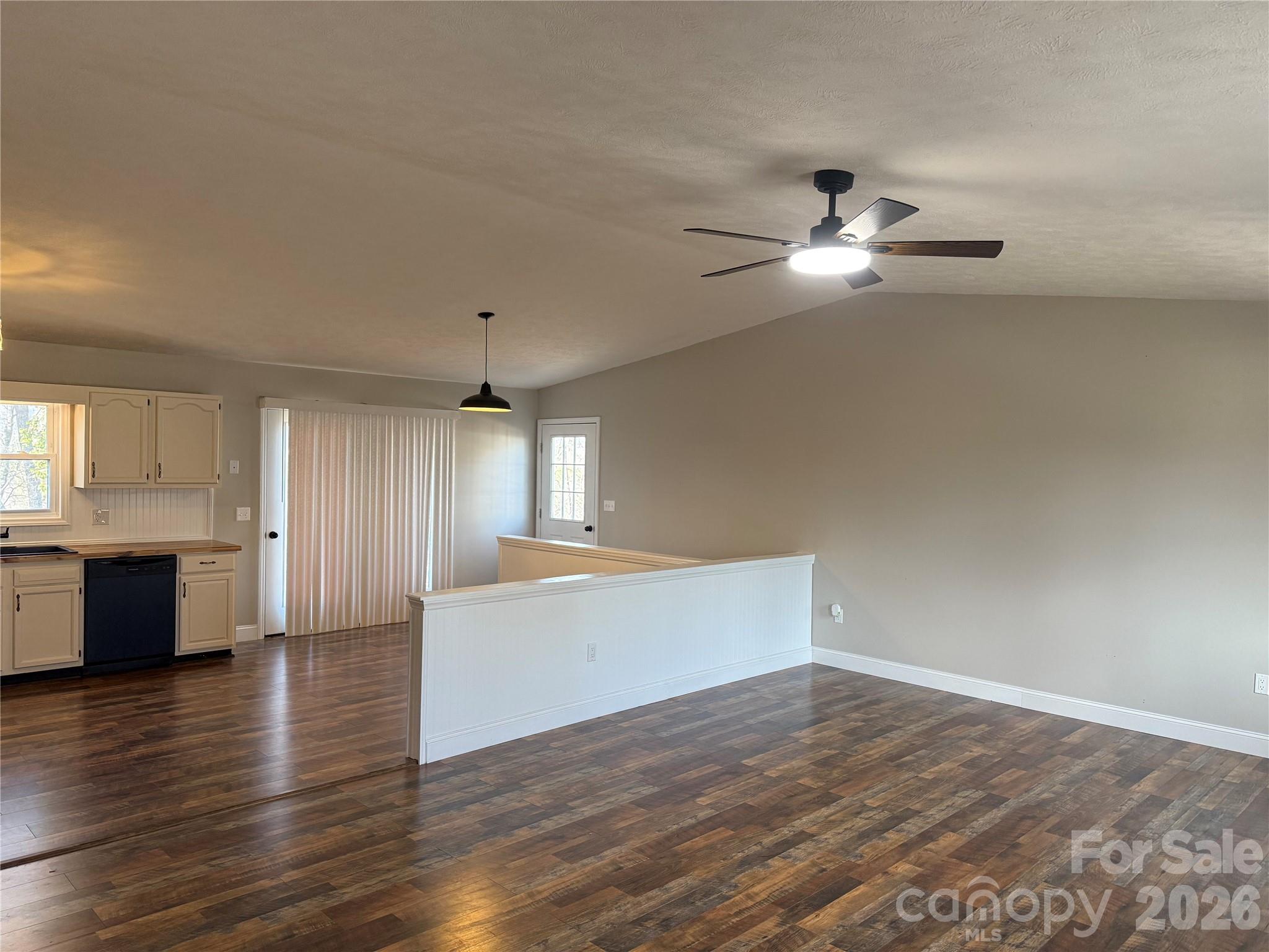 628 Hidden View Loop Property Photo 8