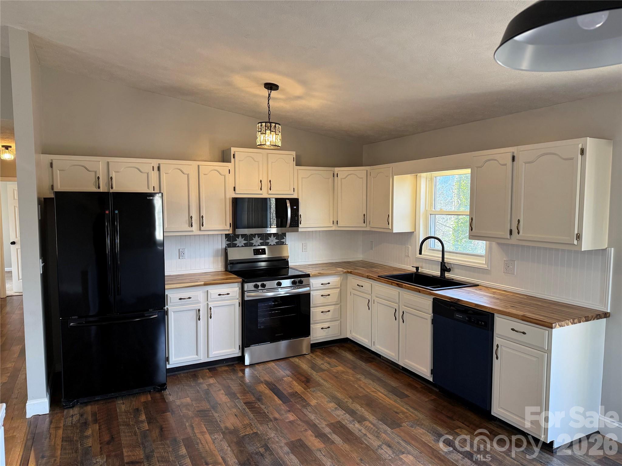 628 Hidden View Loop Property Photo 11