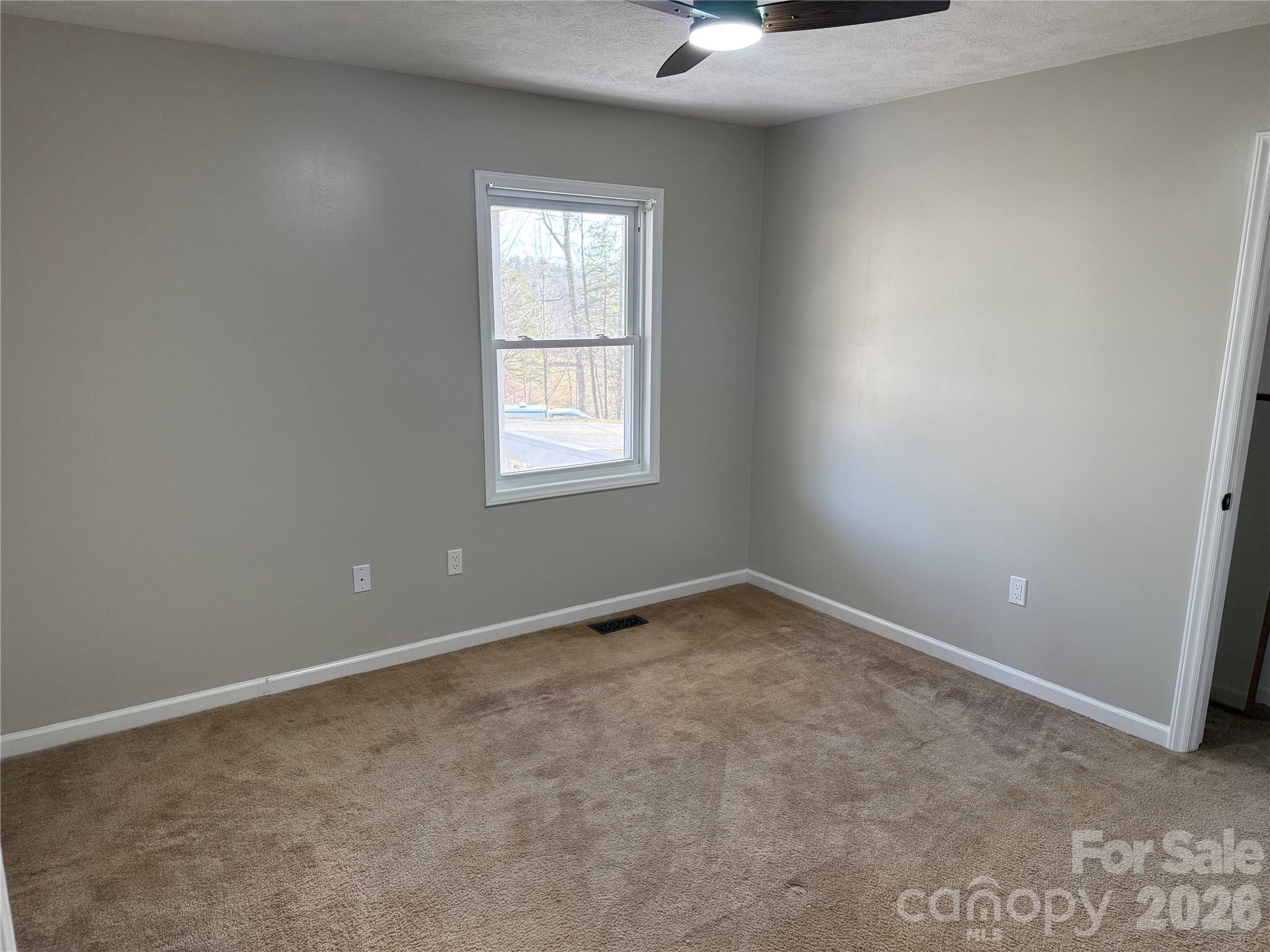 628 Hidden View Loop Property Photo 14