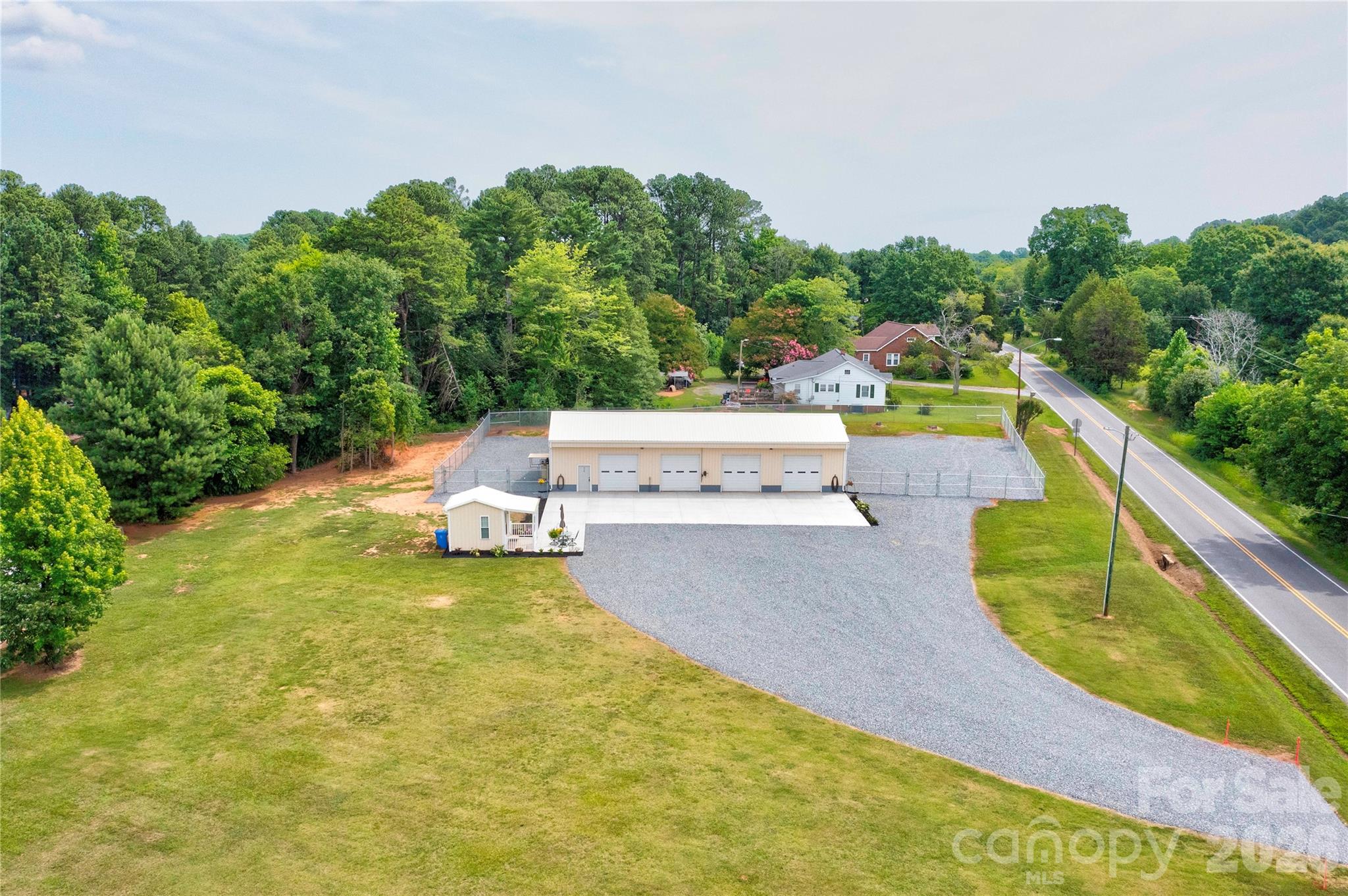 928 S Battleground Avenue Property Photo 3