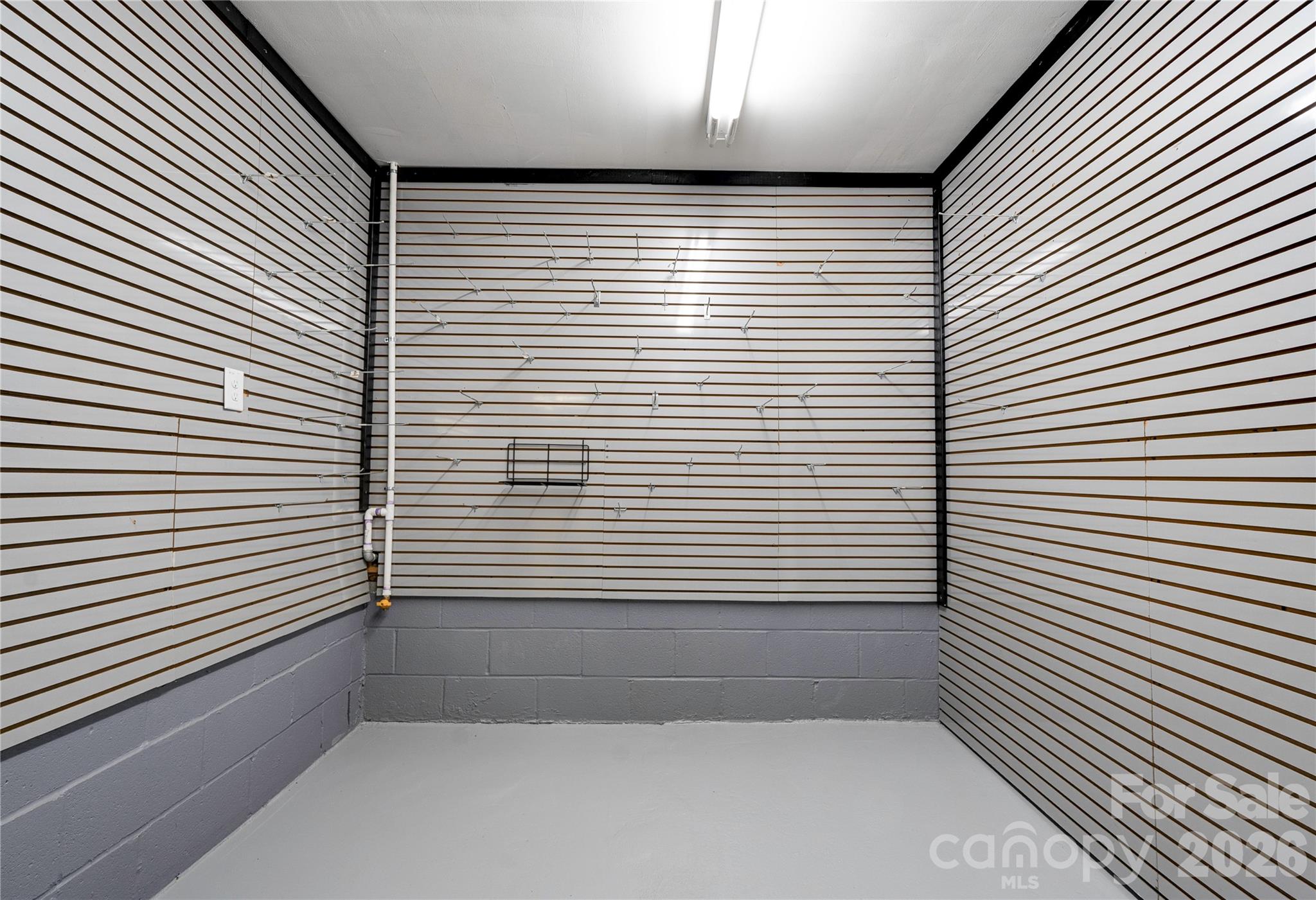 928 S Battleground Avenue Property Photo 19