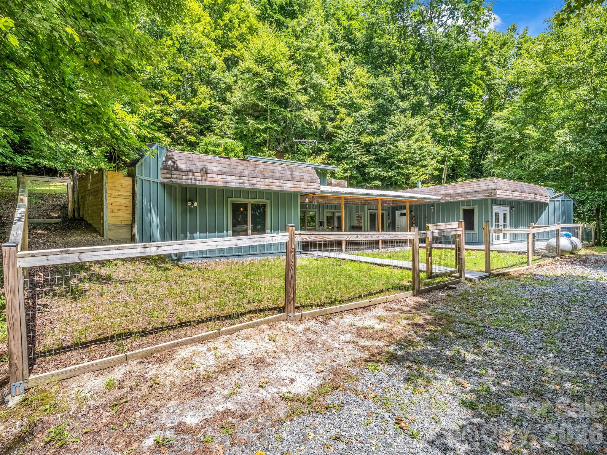707 Cascade Trail Property Photo 1
