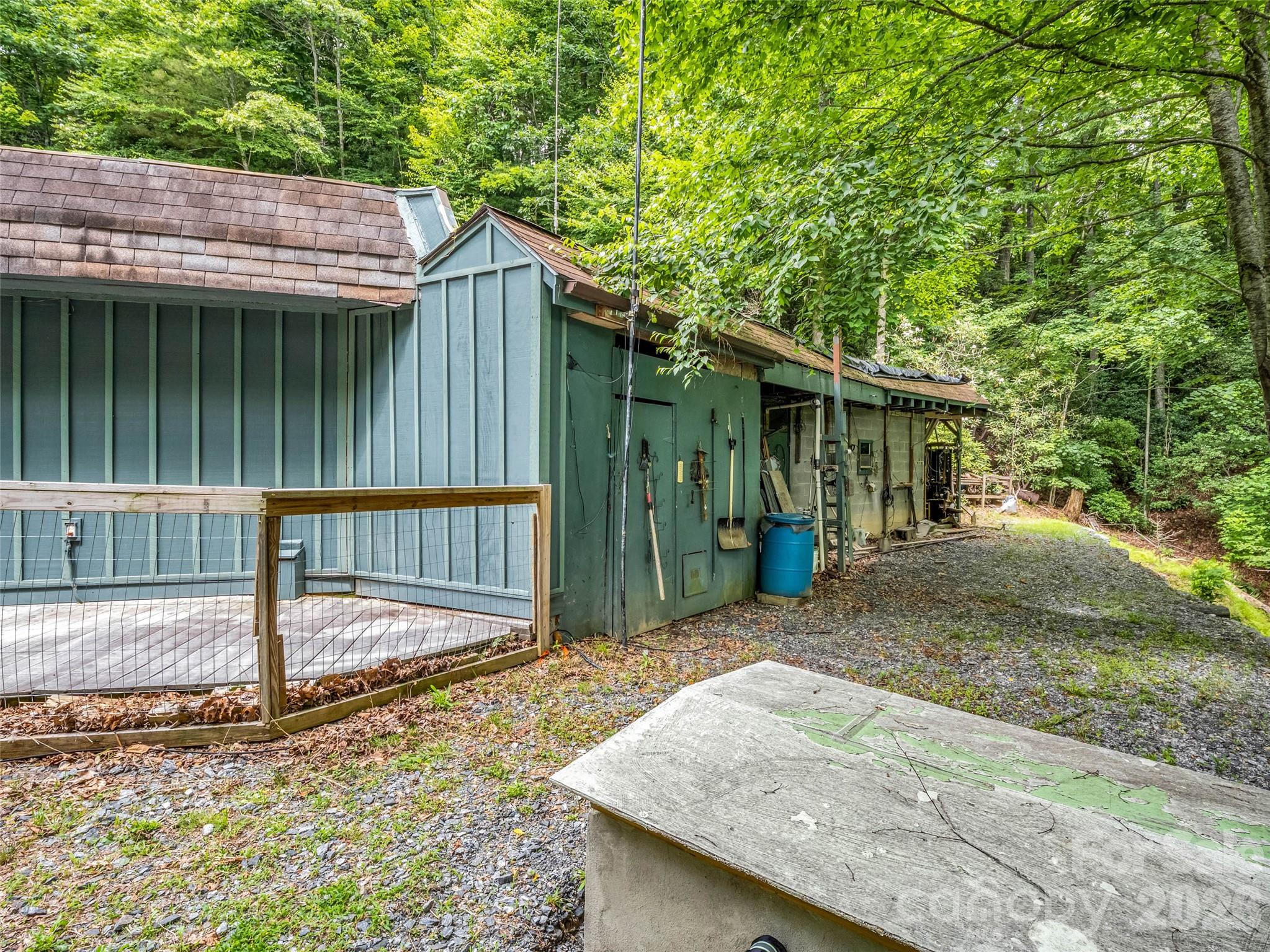 707 Cascade Trail Property Photo 5