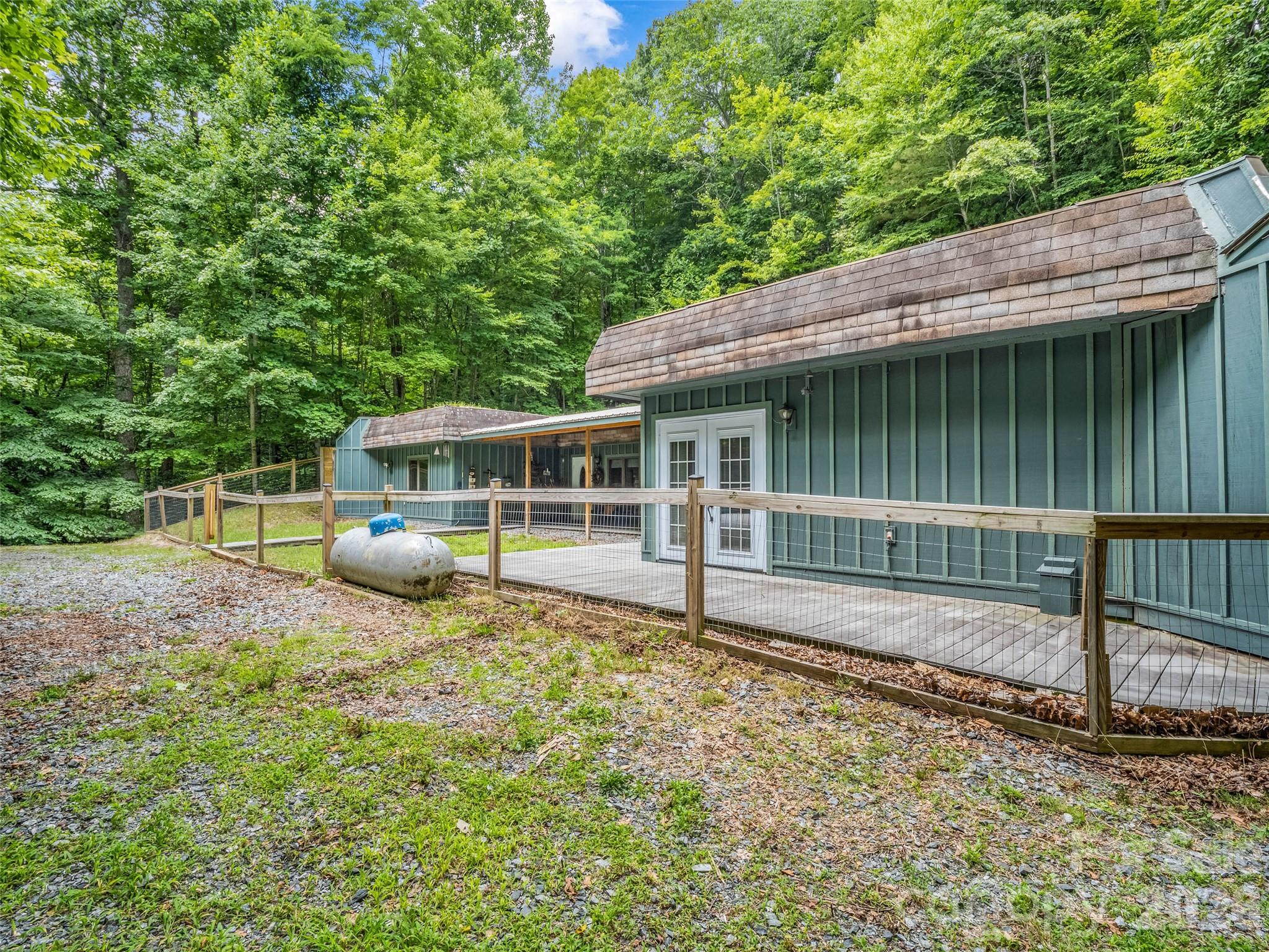 707 Cascade Trail Property Photo 6