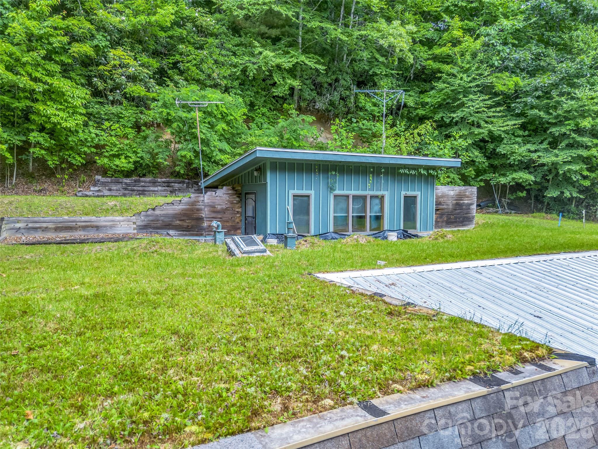 707 Cascade Trail Property Photo 7