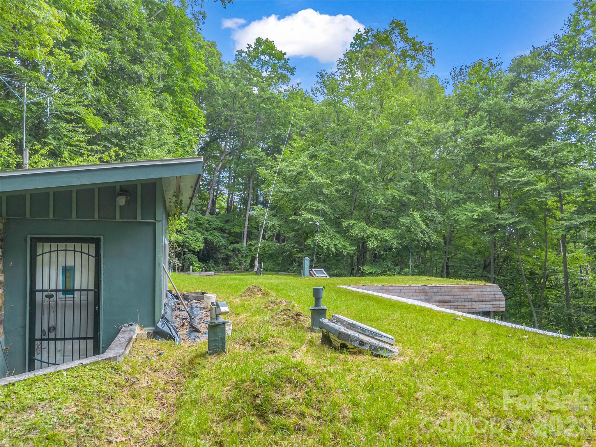 707 Cascade Trail Property Photo 8