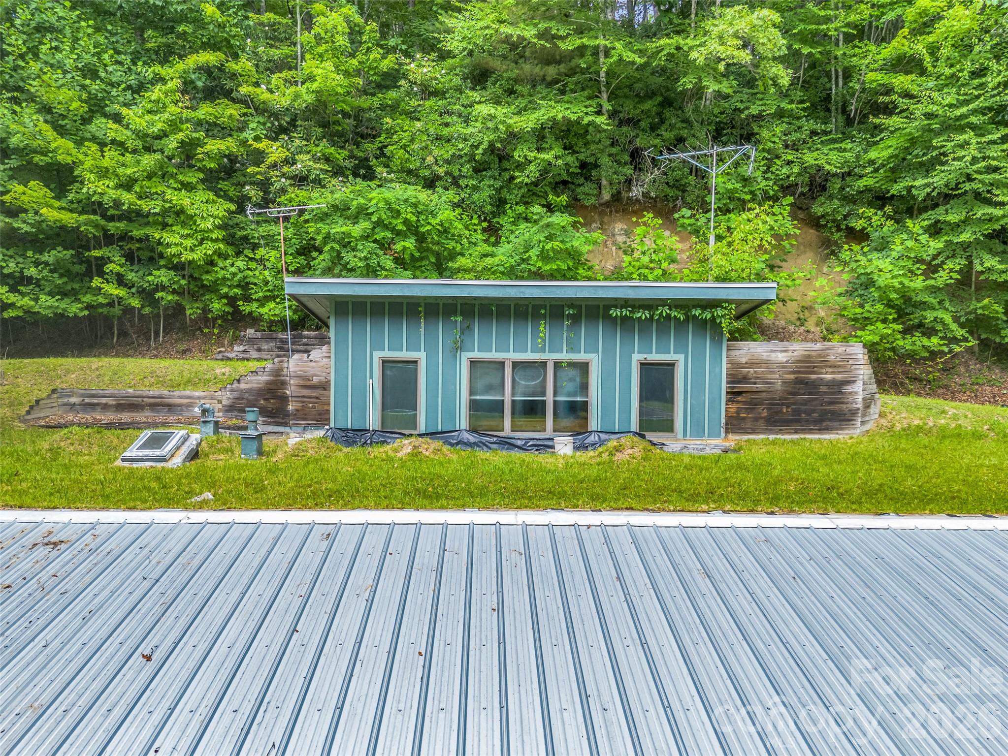707 Cascade Trail Property Photo 10