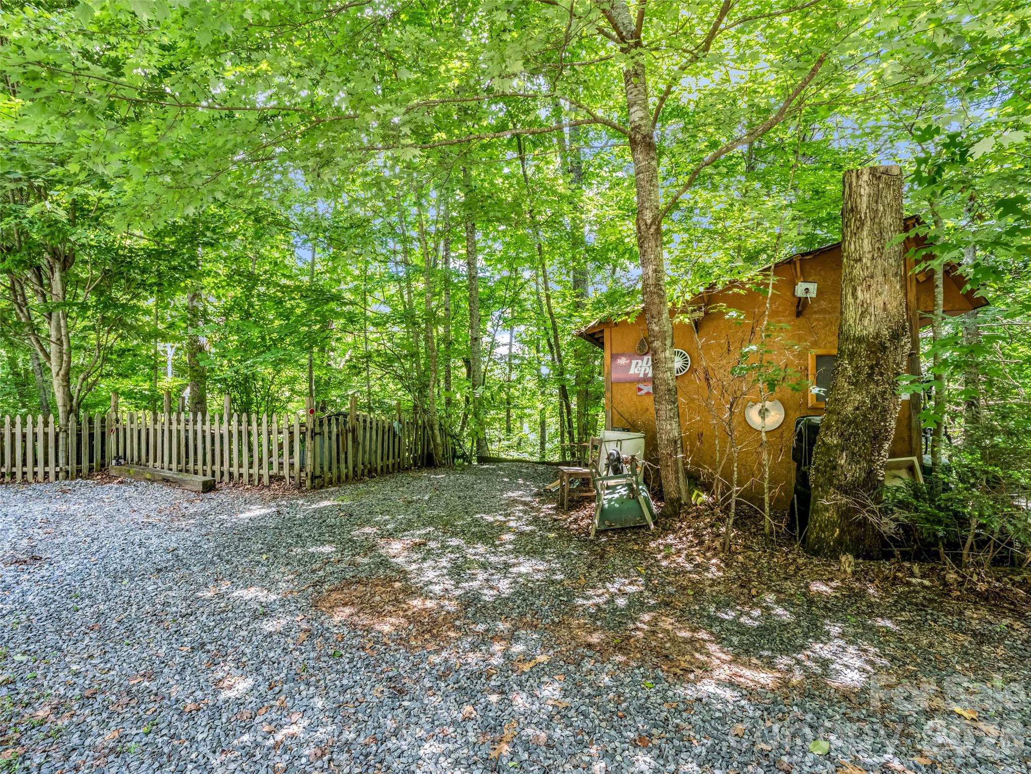 707 Cascade Trail Property Photo 43