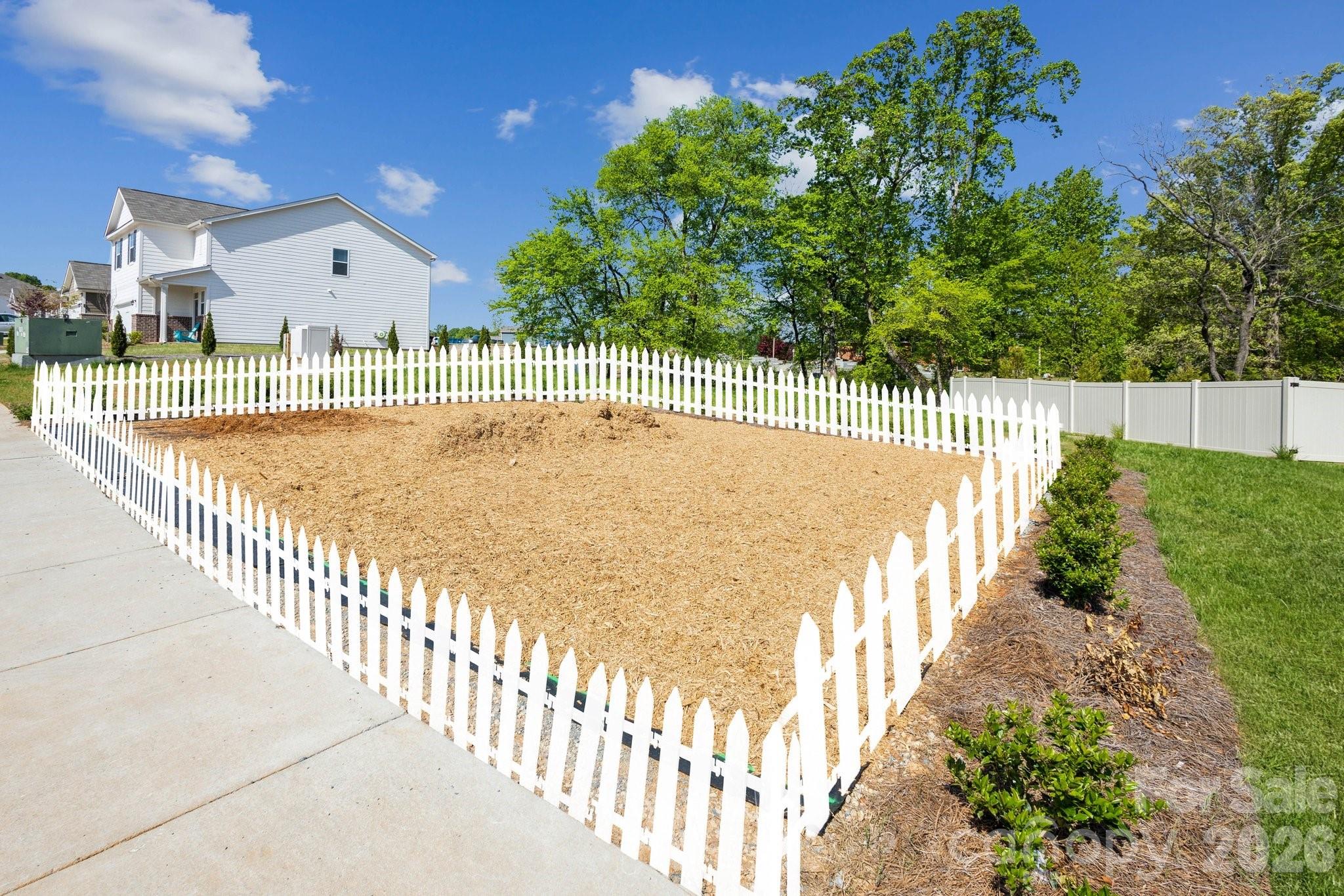 2745 Blue Sky Meadows Drive Property Photo 17