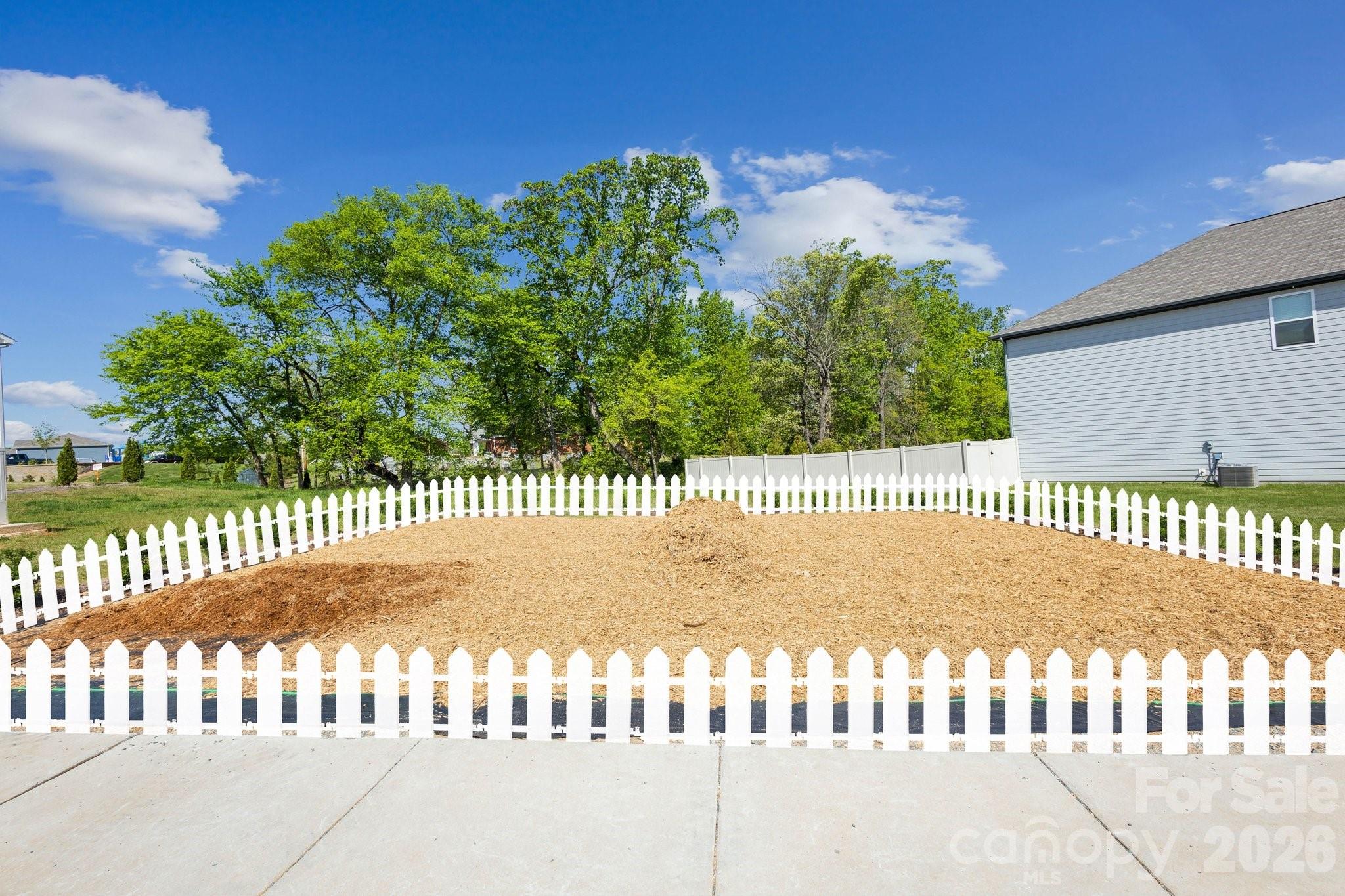 2745 Blue Sky Meadows Drive Property Photo 18