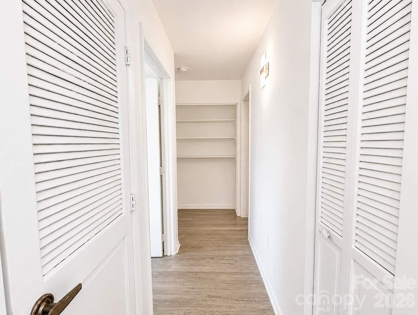 4822 Spring Lake Drive D Property Photo 6