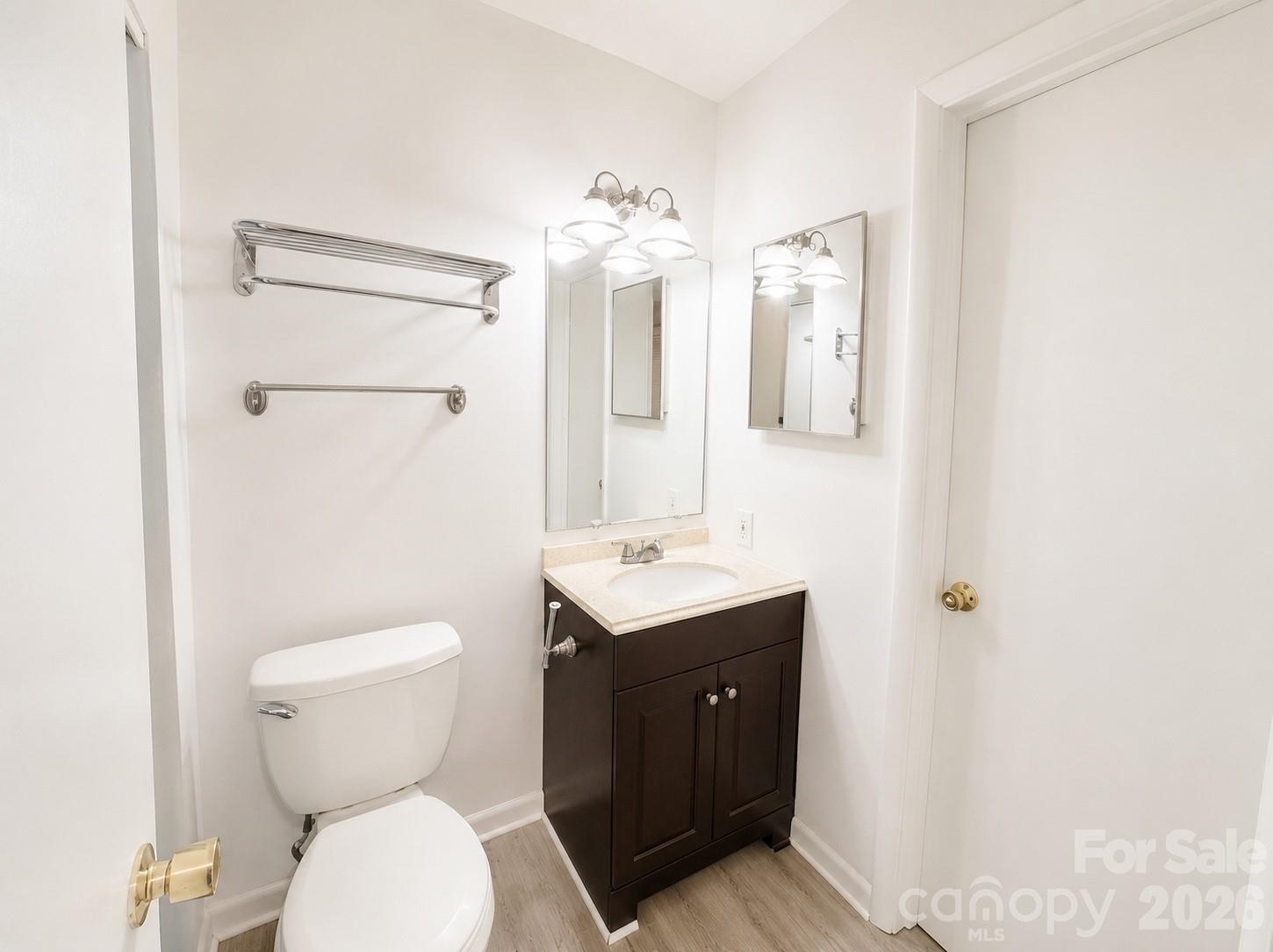 4822 Spring Lake Drive D Property Photo 9