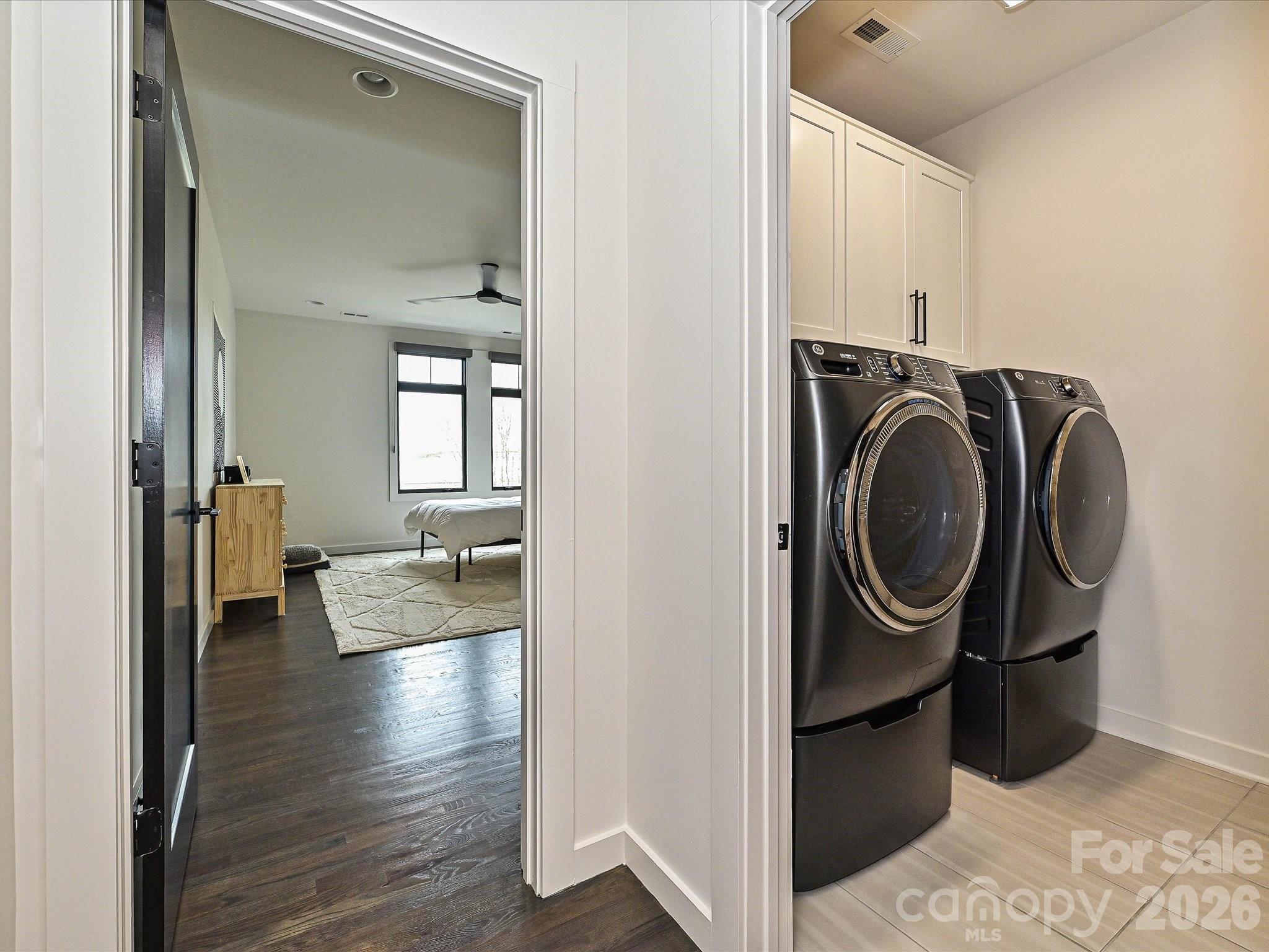 432 E 33rd Street Property Photo 20