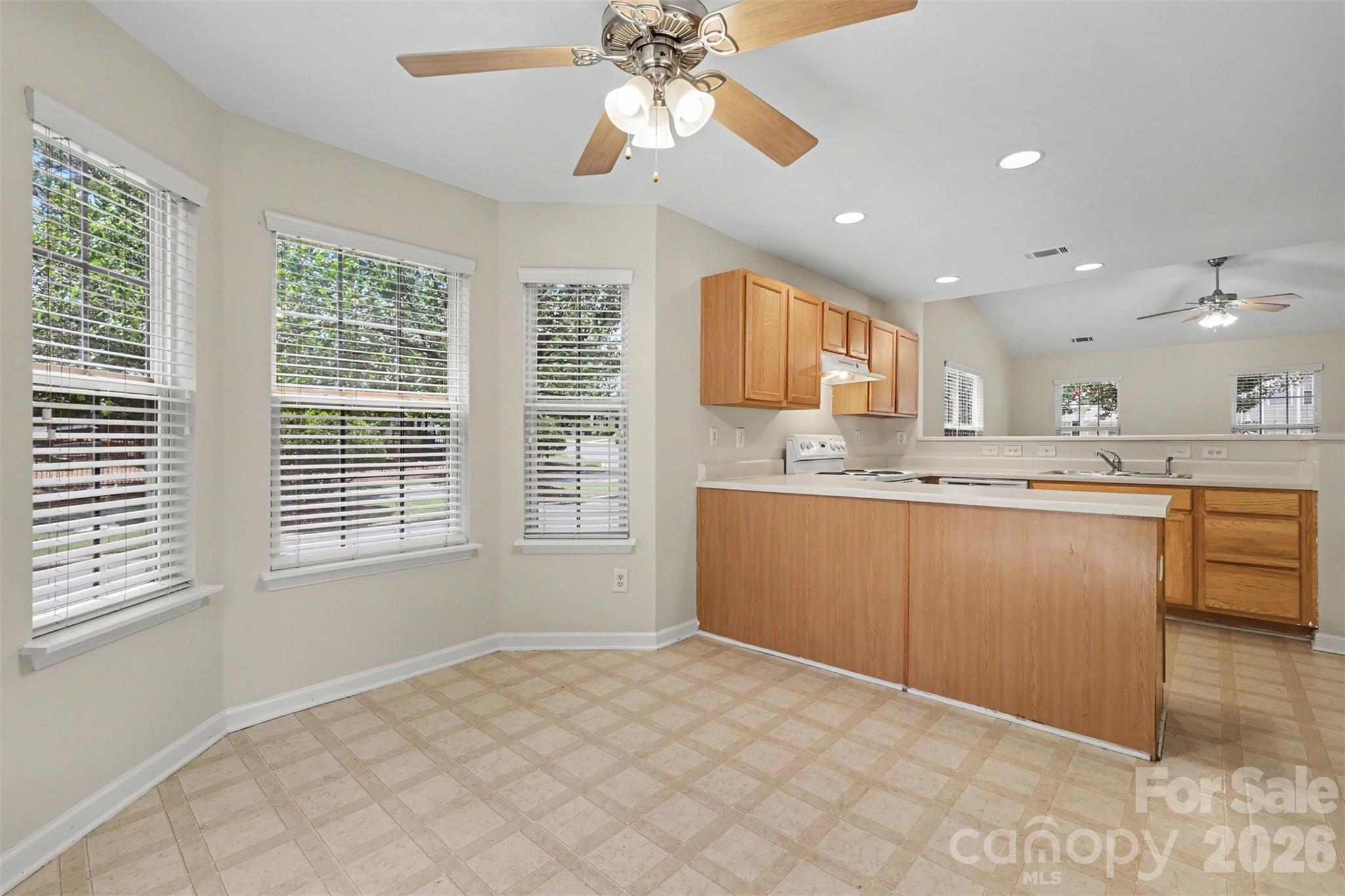 6124 Warrior Avenue Property Photo 9
