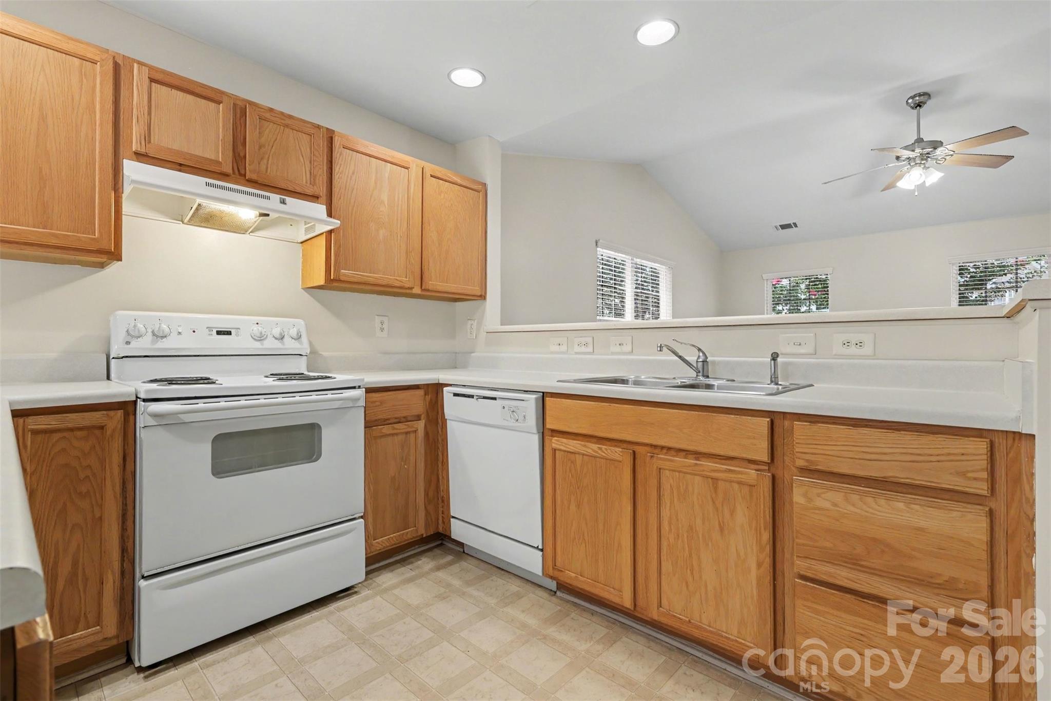 6124 Warrior Avenue Property Photo 12