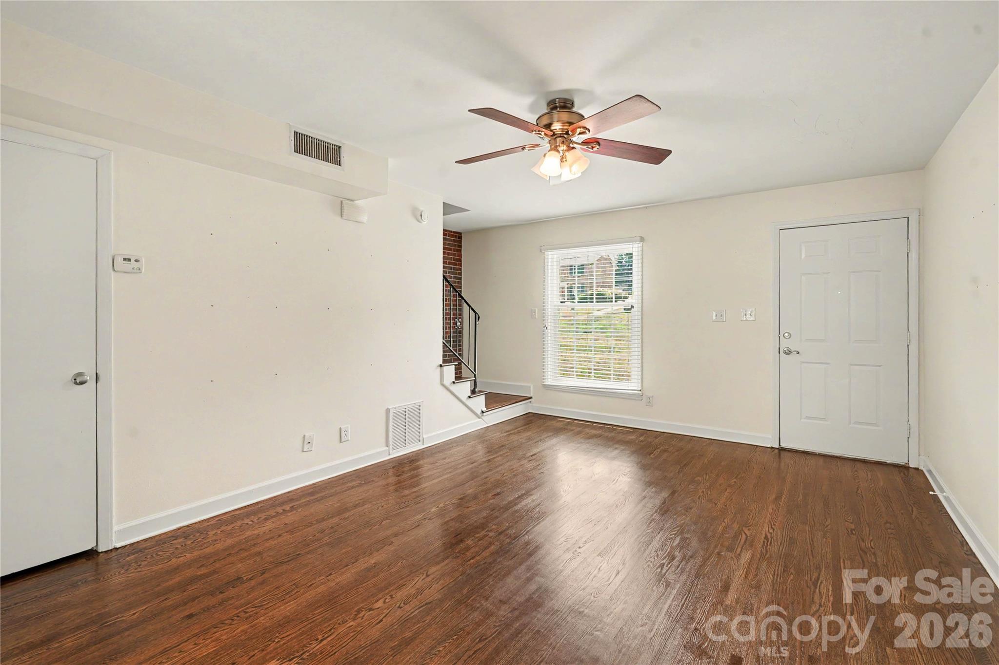 4333 Hathaway Street Property Photo 4