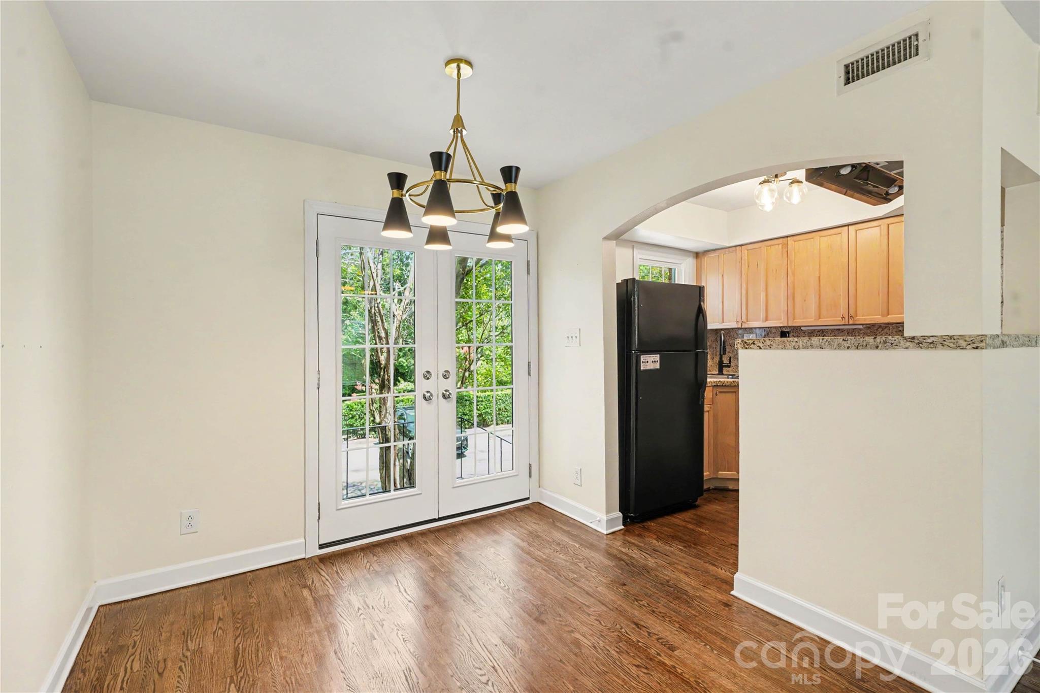 4333 Hathaway Street Property Photo 7