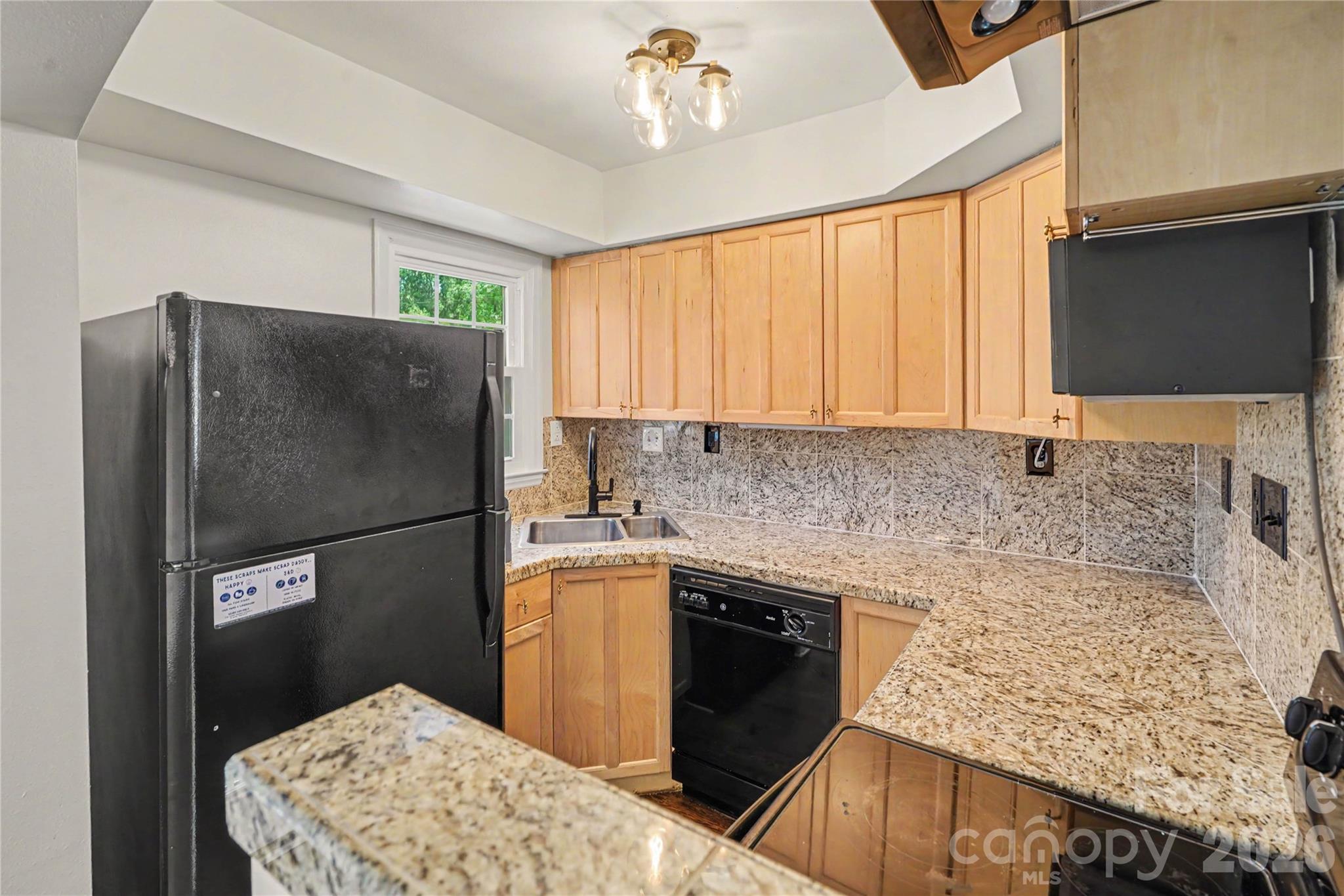 4333 Hathaway Street Property Photo 9