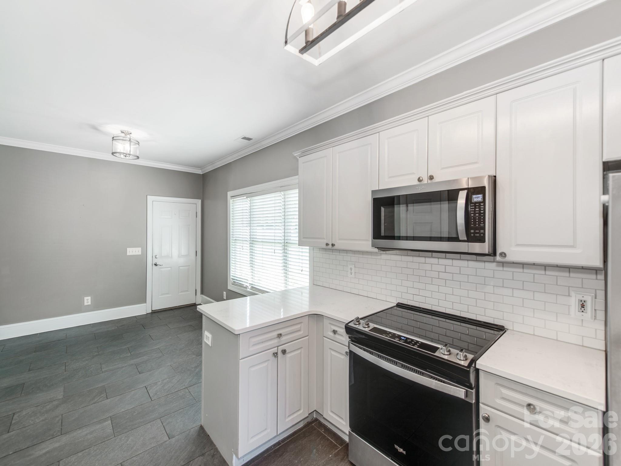 783 Sloan Street Property Photo 8