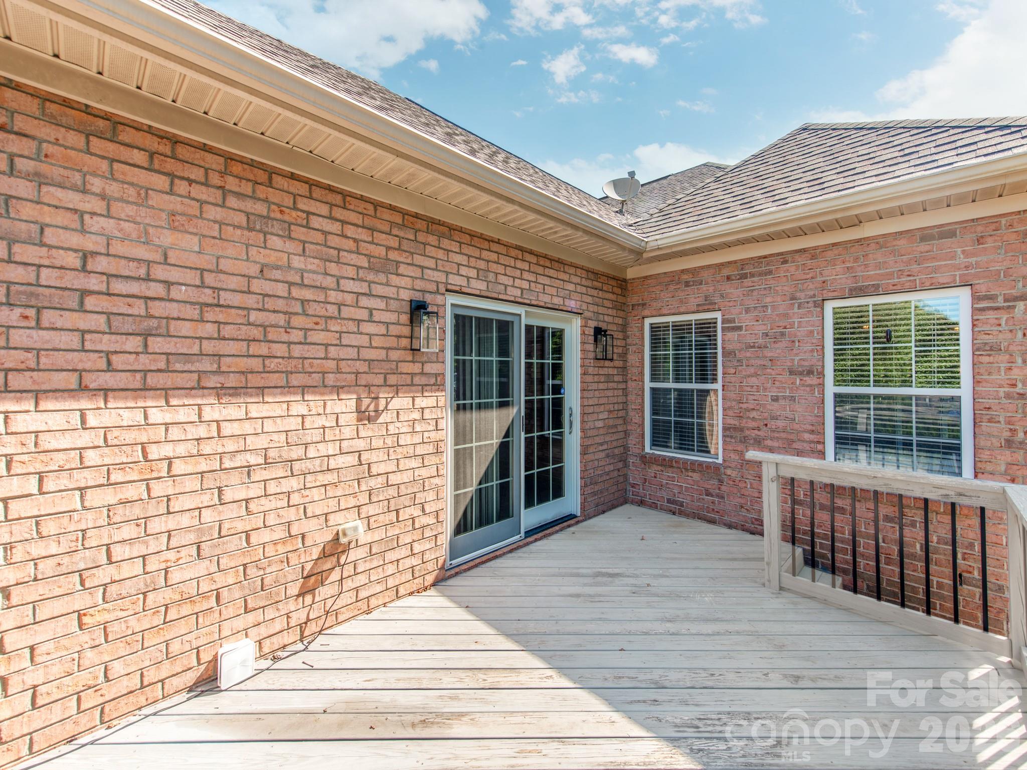 783 Sloan Street Property Photo 30