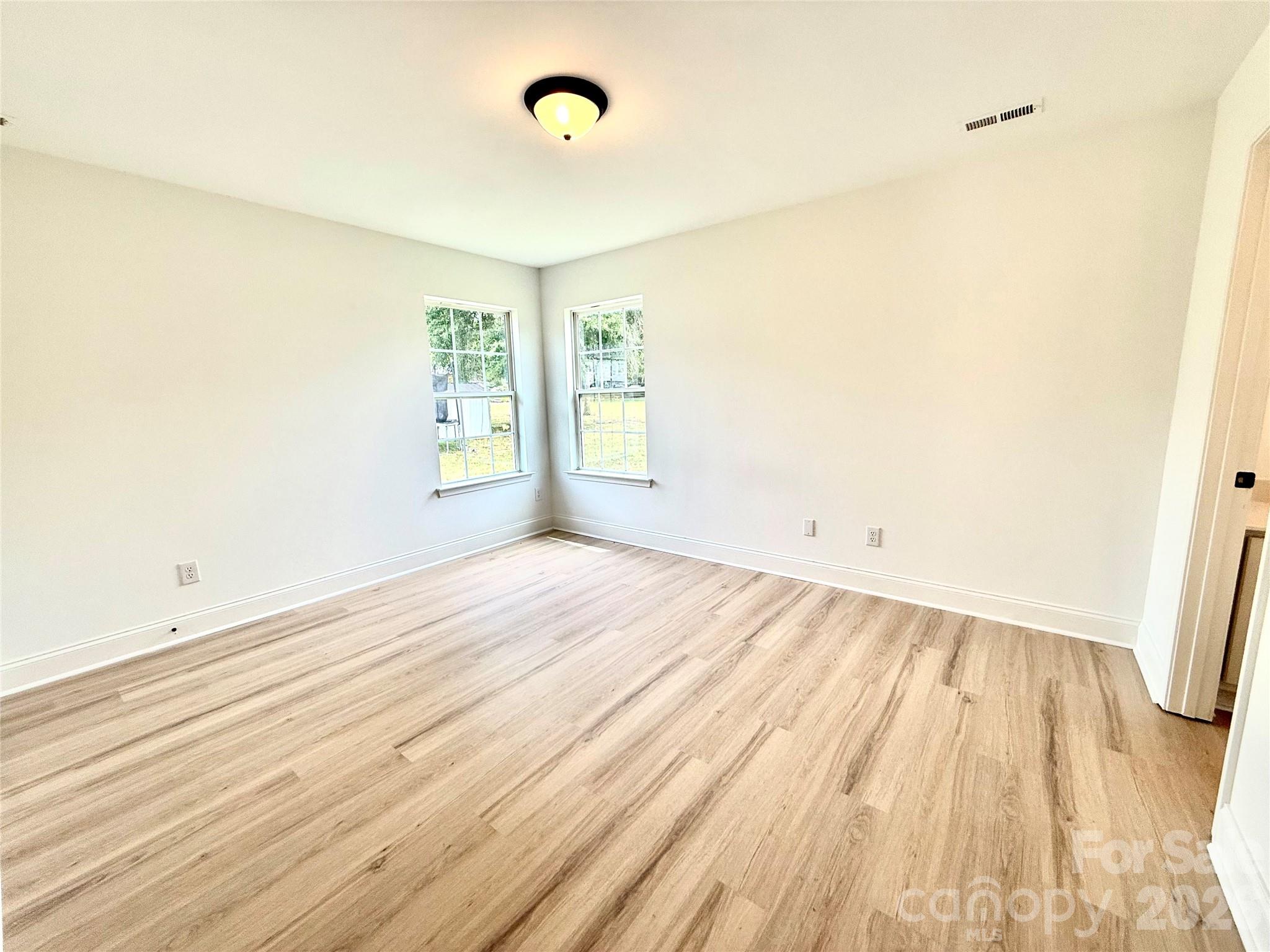 121 S Beaver Street Property Photo 16