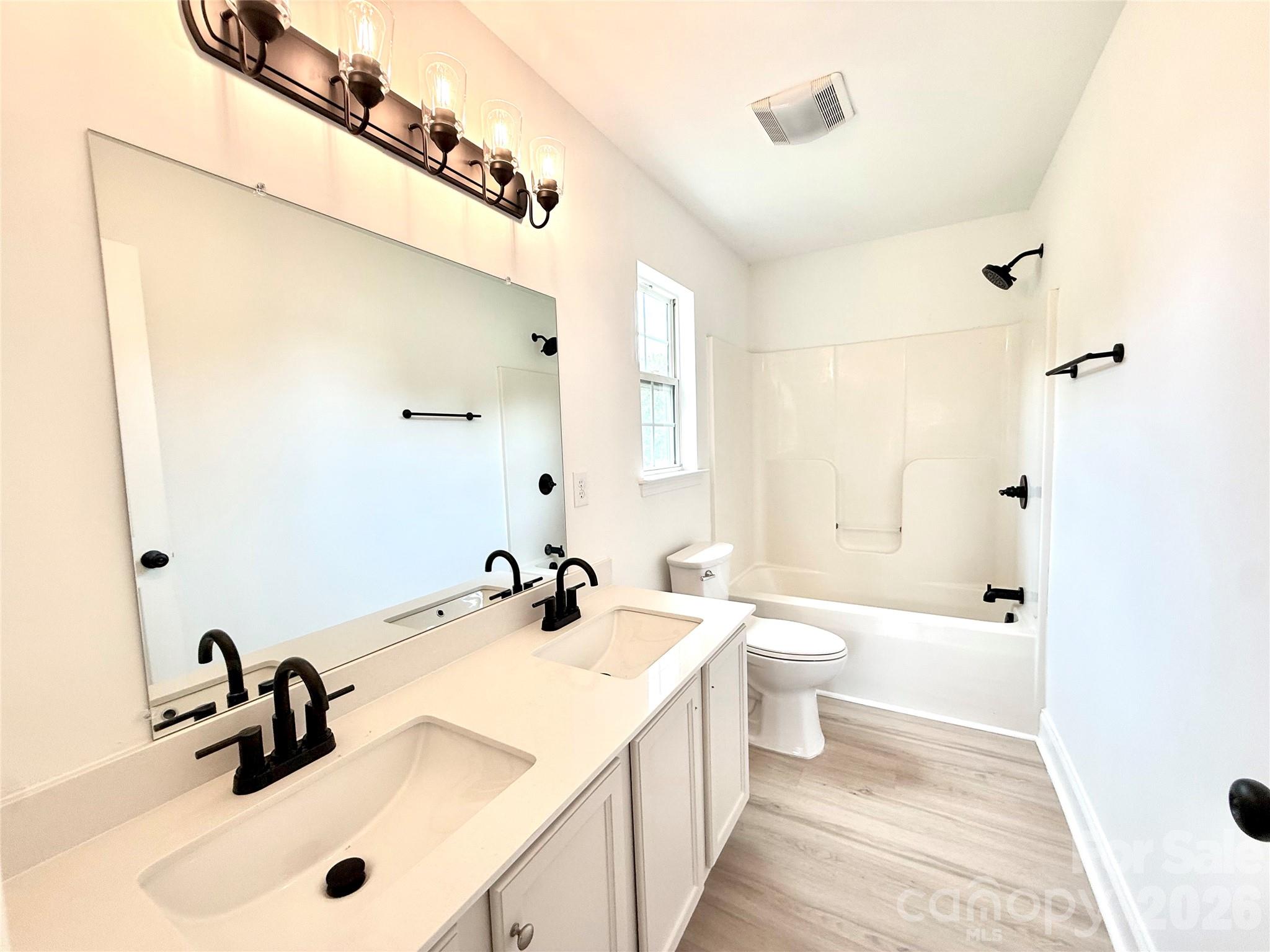 121 S Beaver Street Property Photo 17