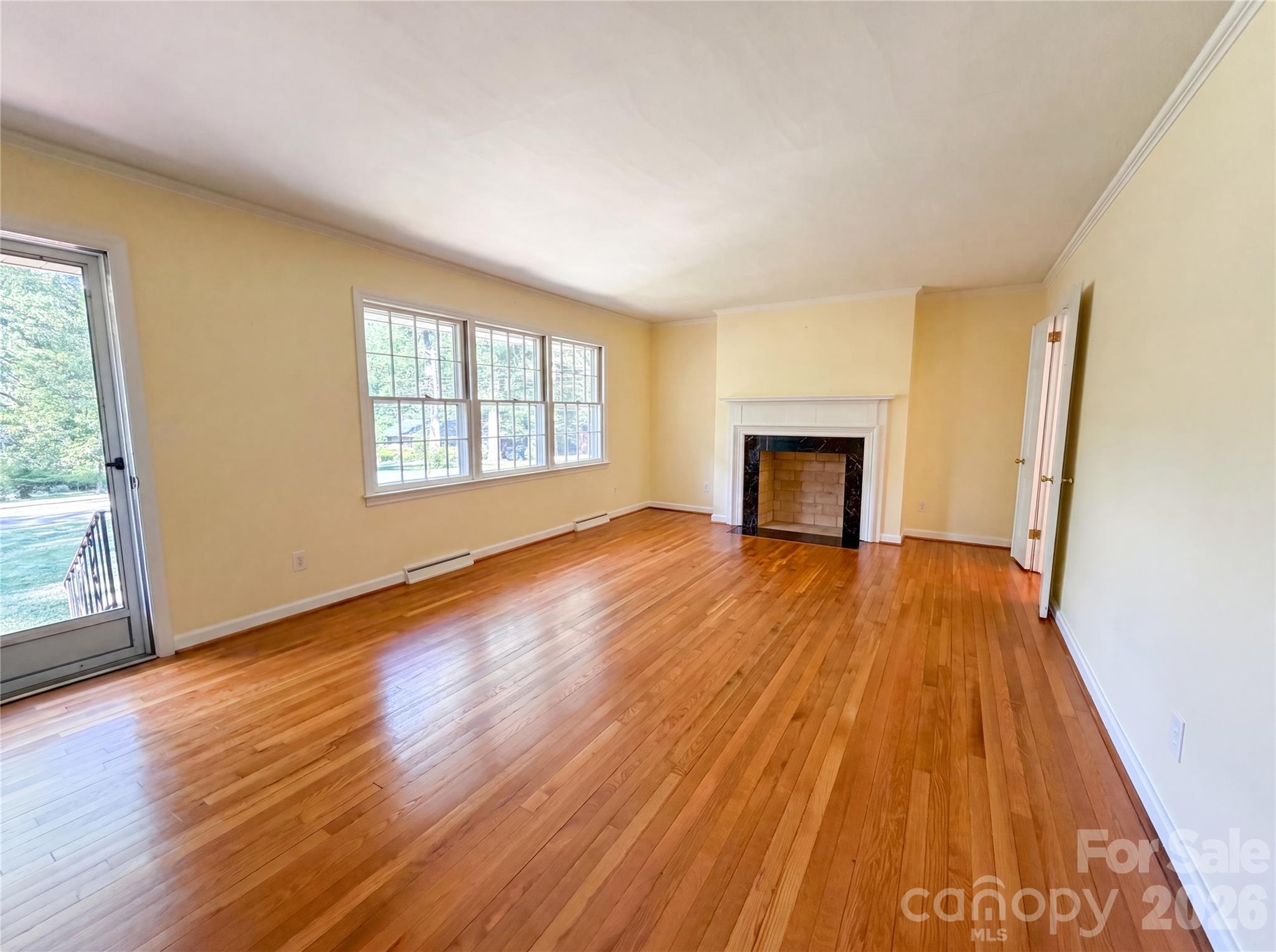 501 Derby Court Property Photo 6