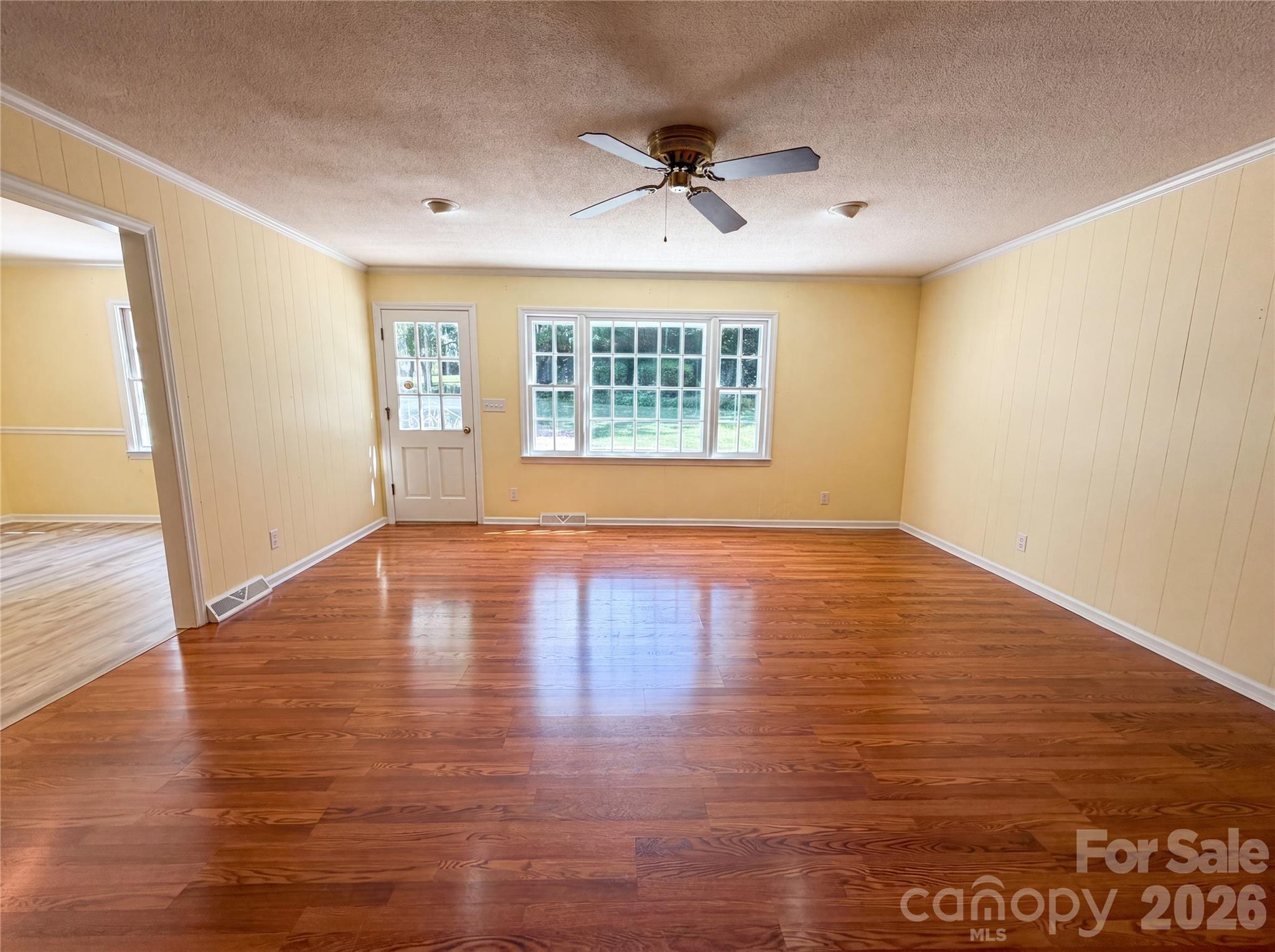 501 Derby Court Property Photo 7