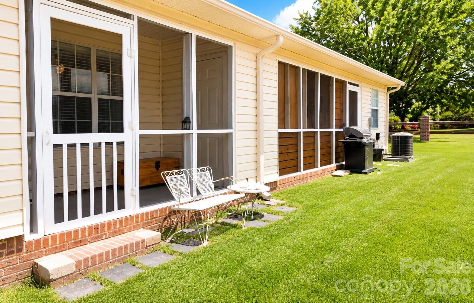 1969 Ebenezer Road B Property Photo 2