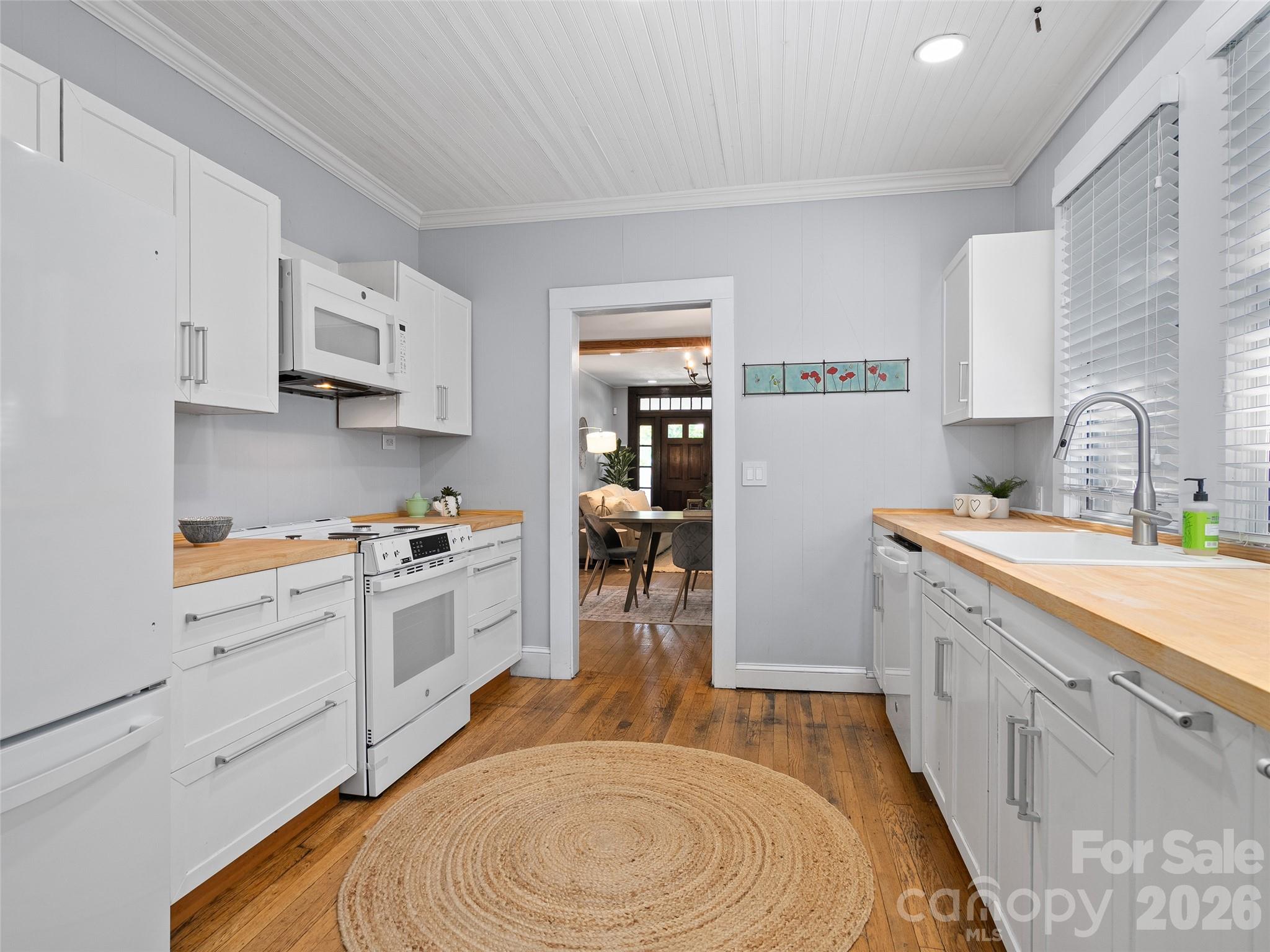 61 Walton Street Property Photo 8