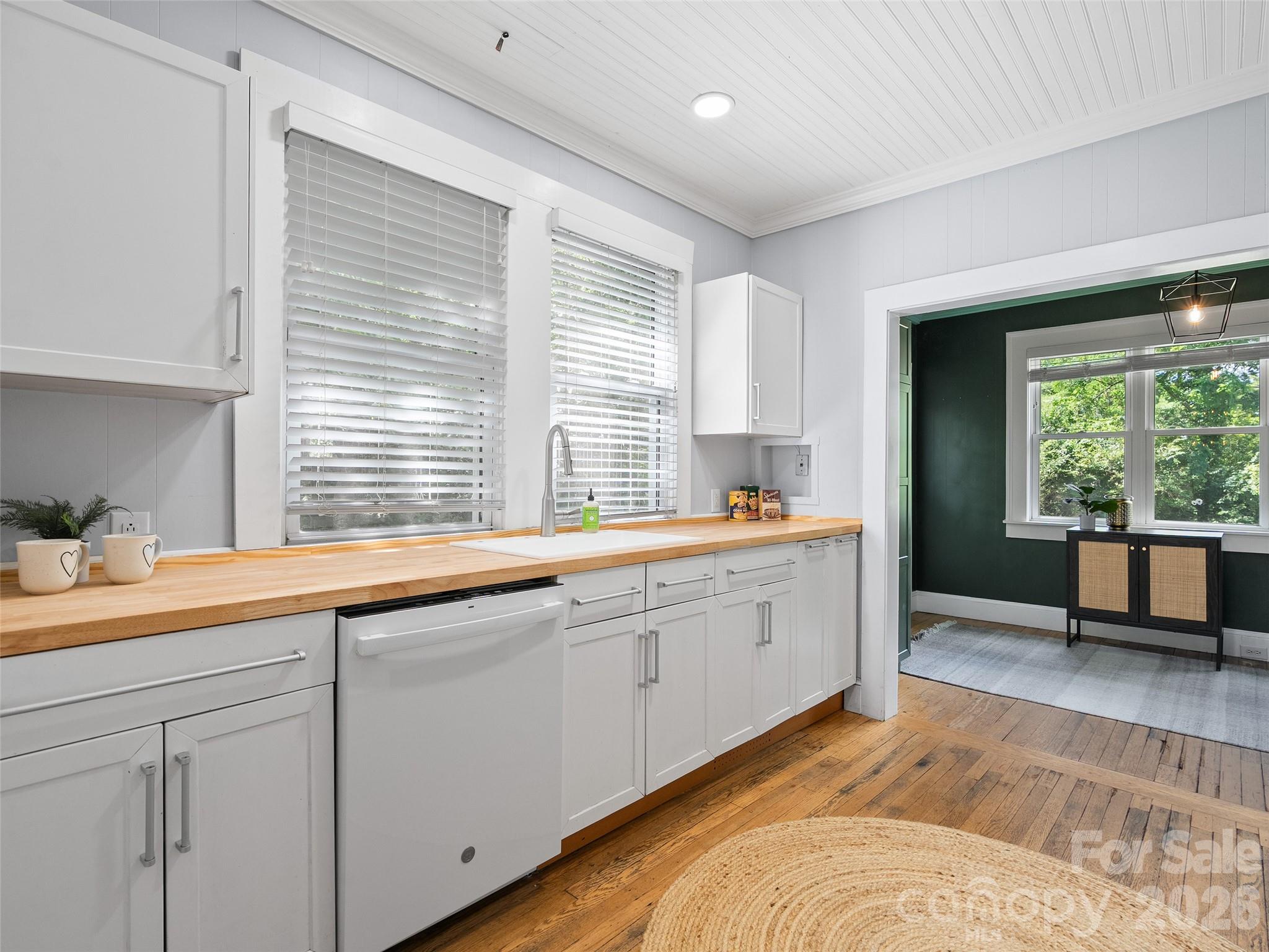 61 Walton Street Property Photo 9